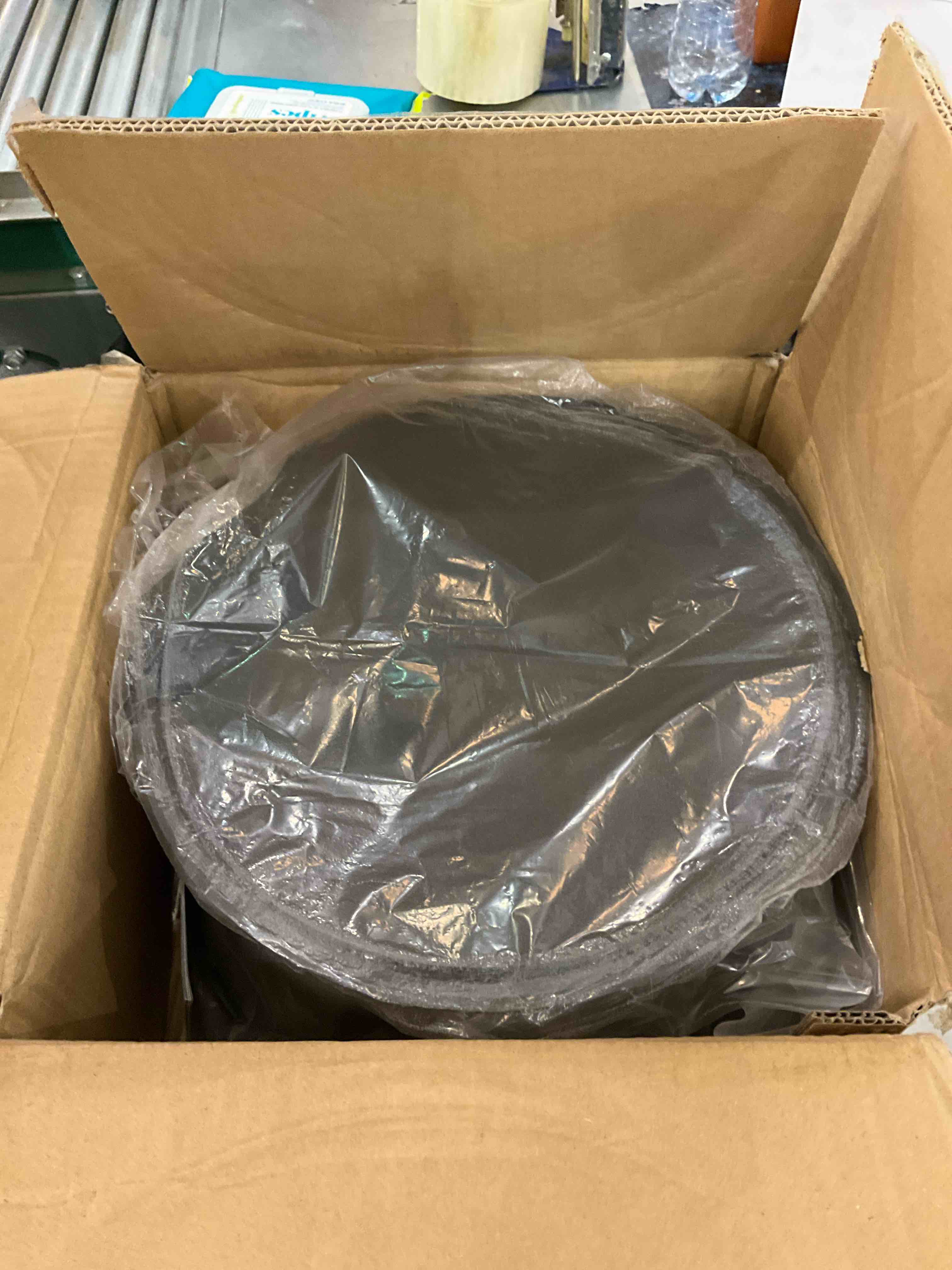 https://s3.amazonaws.com/lotting-images-prod/BargainHunt/EXS00388349_1715878801415.jpeg