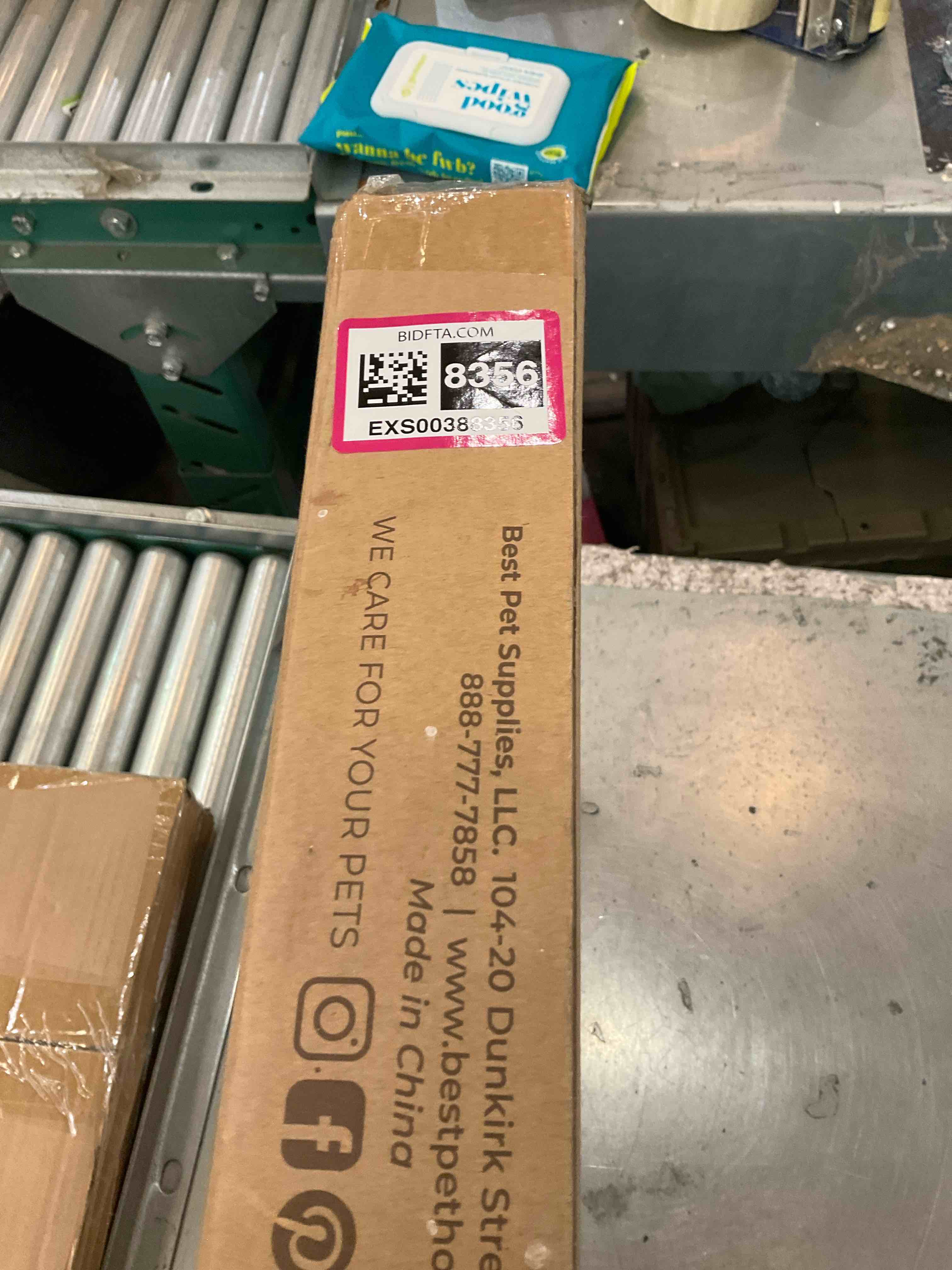 https://s3.amazonaws.com/lotting-images-prod/BargainHunt/EXS00388356_1715879507687.jpeg