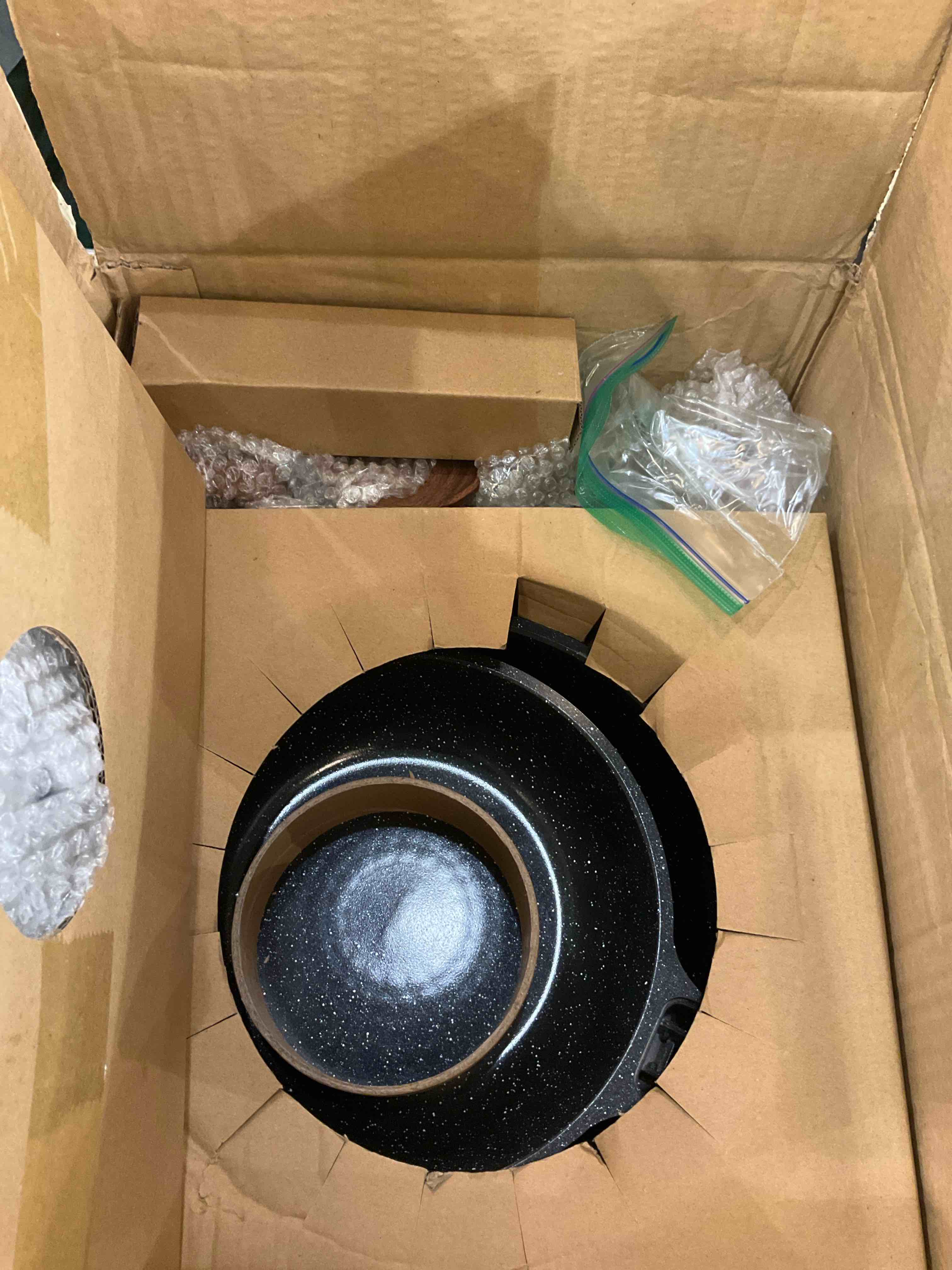 https://s3.amazonaws.com/lotting-images-prod/BargainHunt/EXS00388382_1715881780642.jpeg