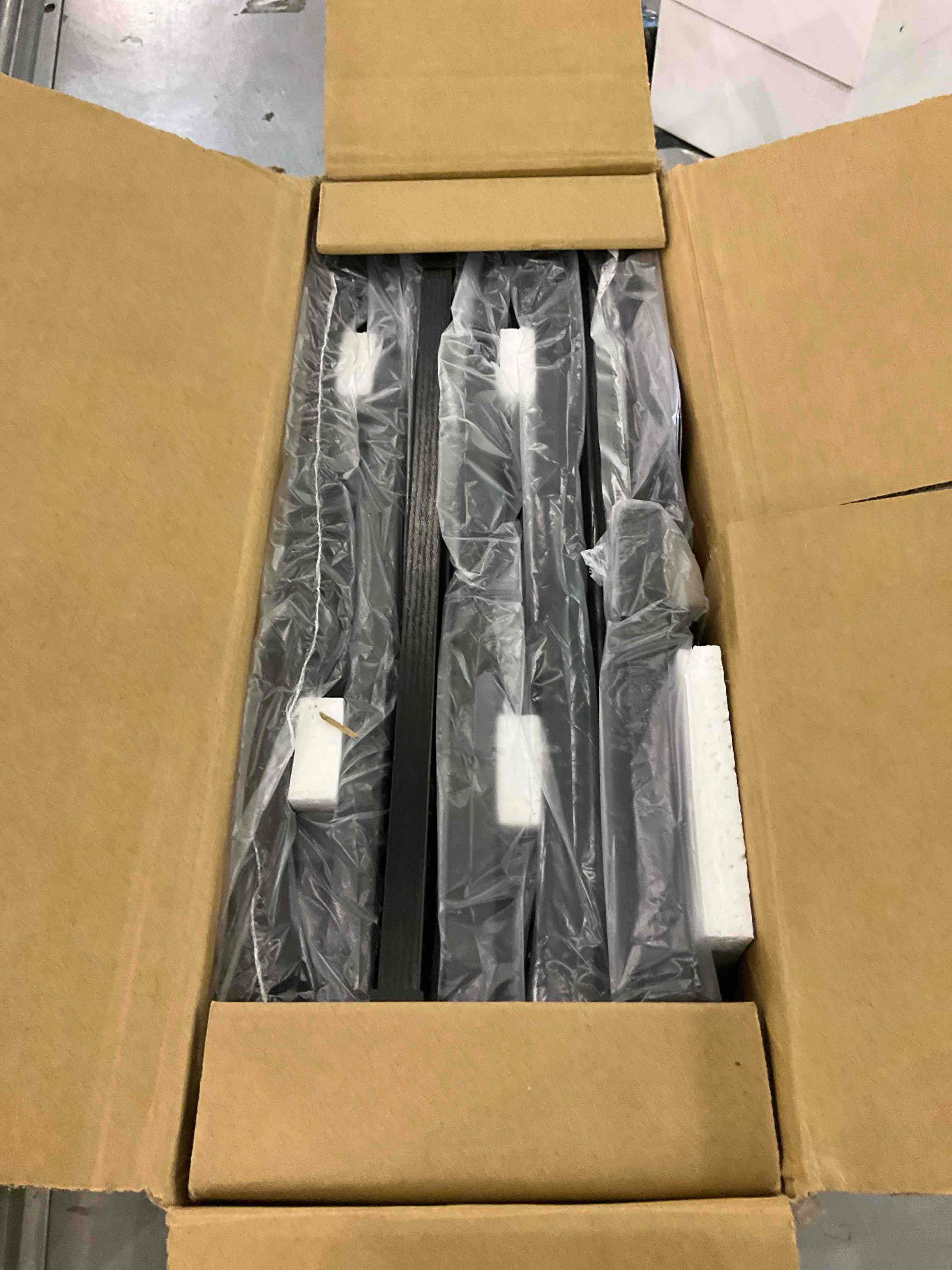 https://s3.amazonaws.com/lotting-images-prod/BargainHunt/EXS00388423_1715944683264.jpeg