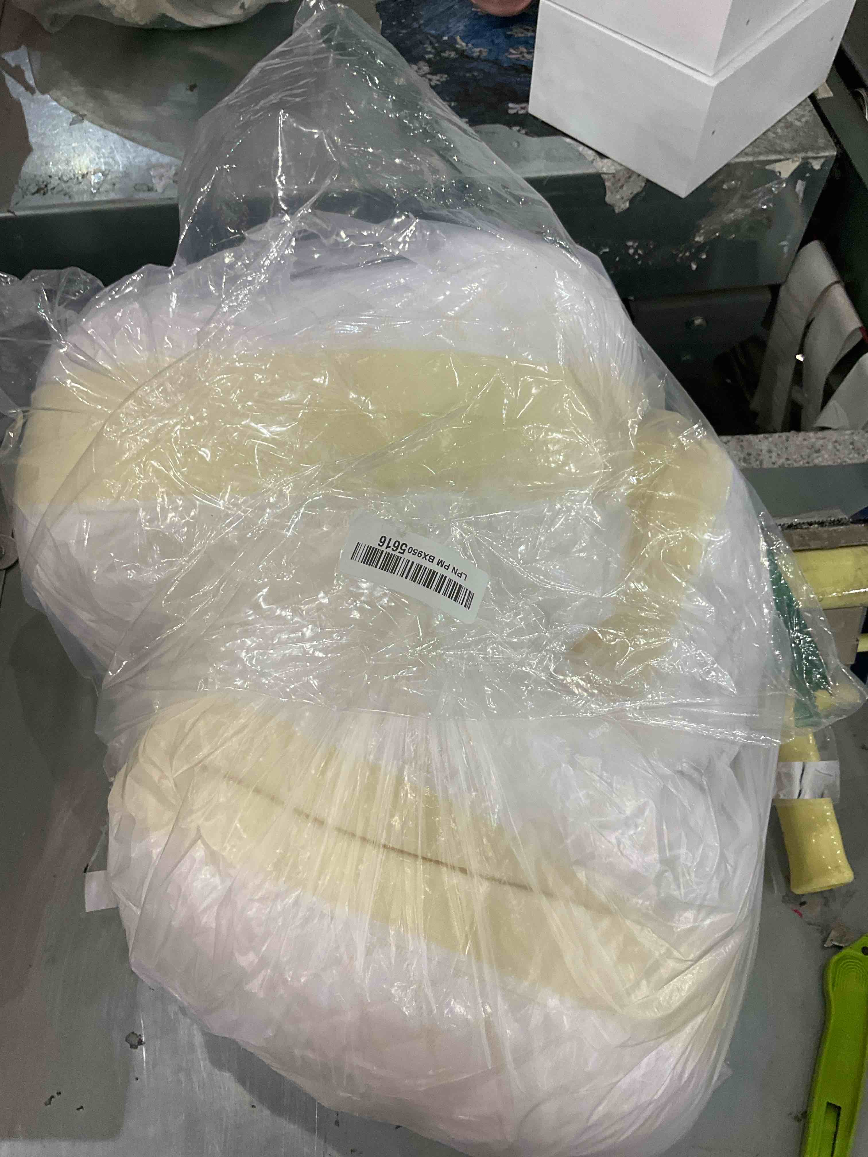 https://s3.amazonaws.com/lotting-images-prod/BargainHunt/EXS00388486_1715957392274.jpeg