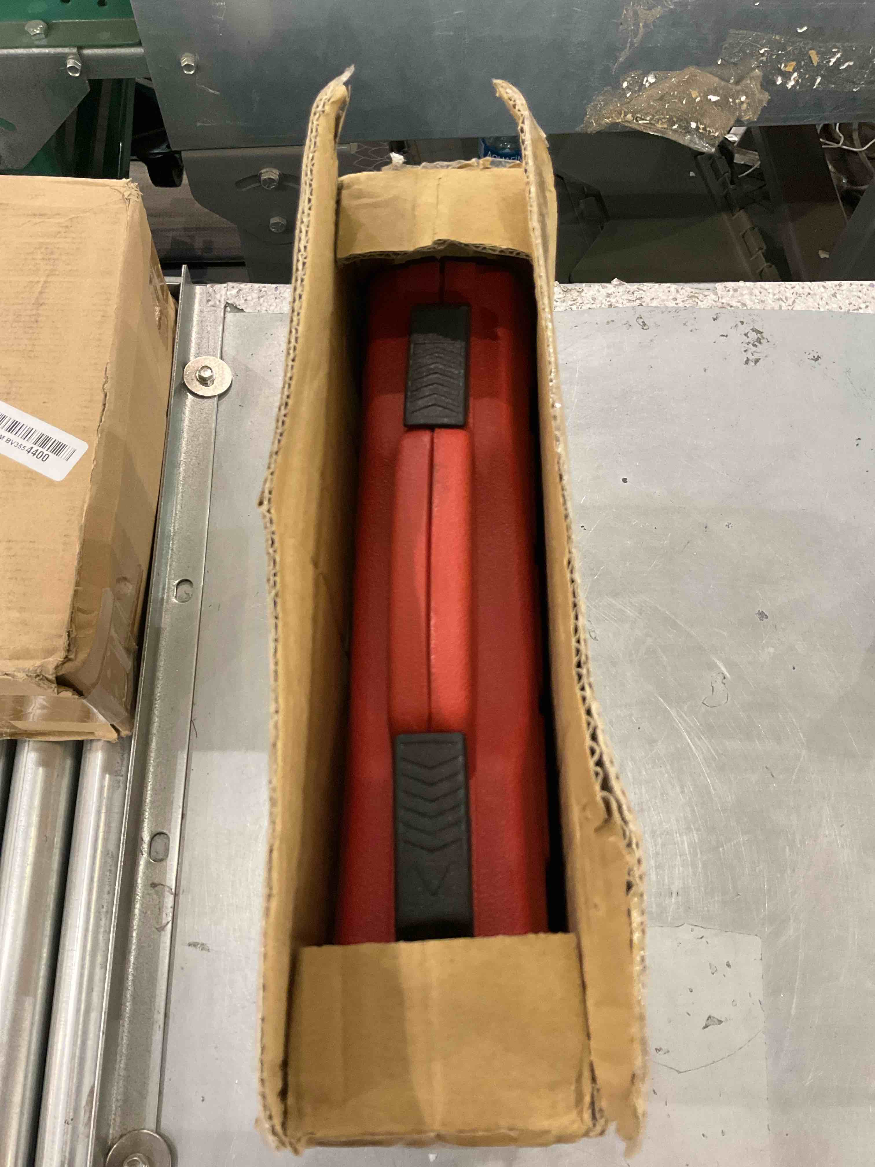 https://s3.amazonaws.com/lotting-images-prod/BargainHunt/EXS00388492_1715957942618.jpeg