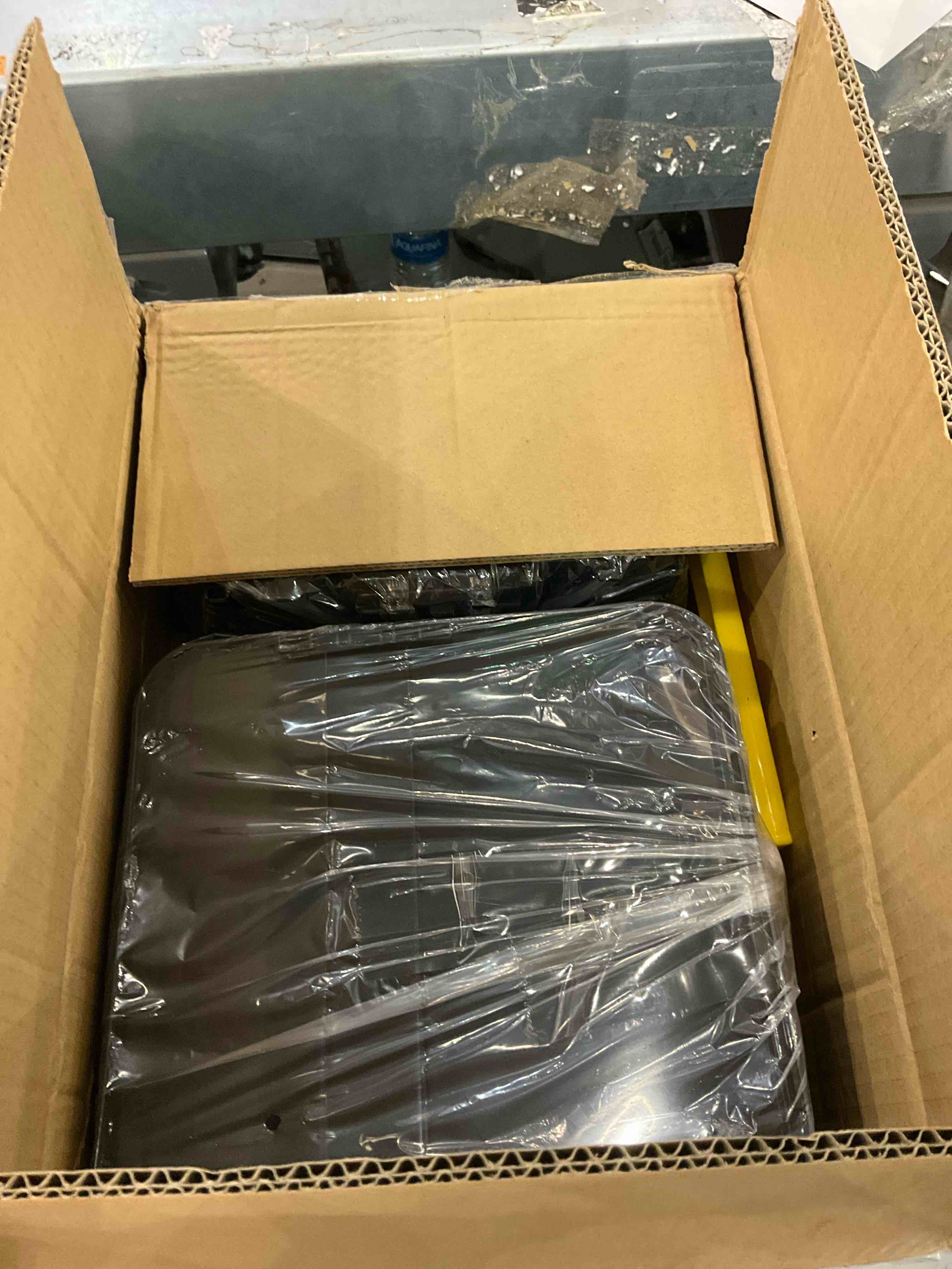 https://s3.amazonaws.com/lotting-images-prod/BargainHunt/EXS00388495_1715958172334.jpeg