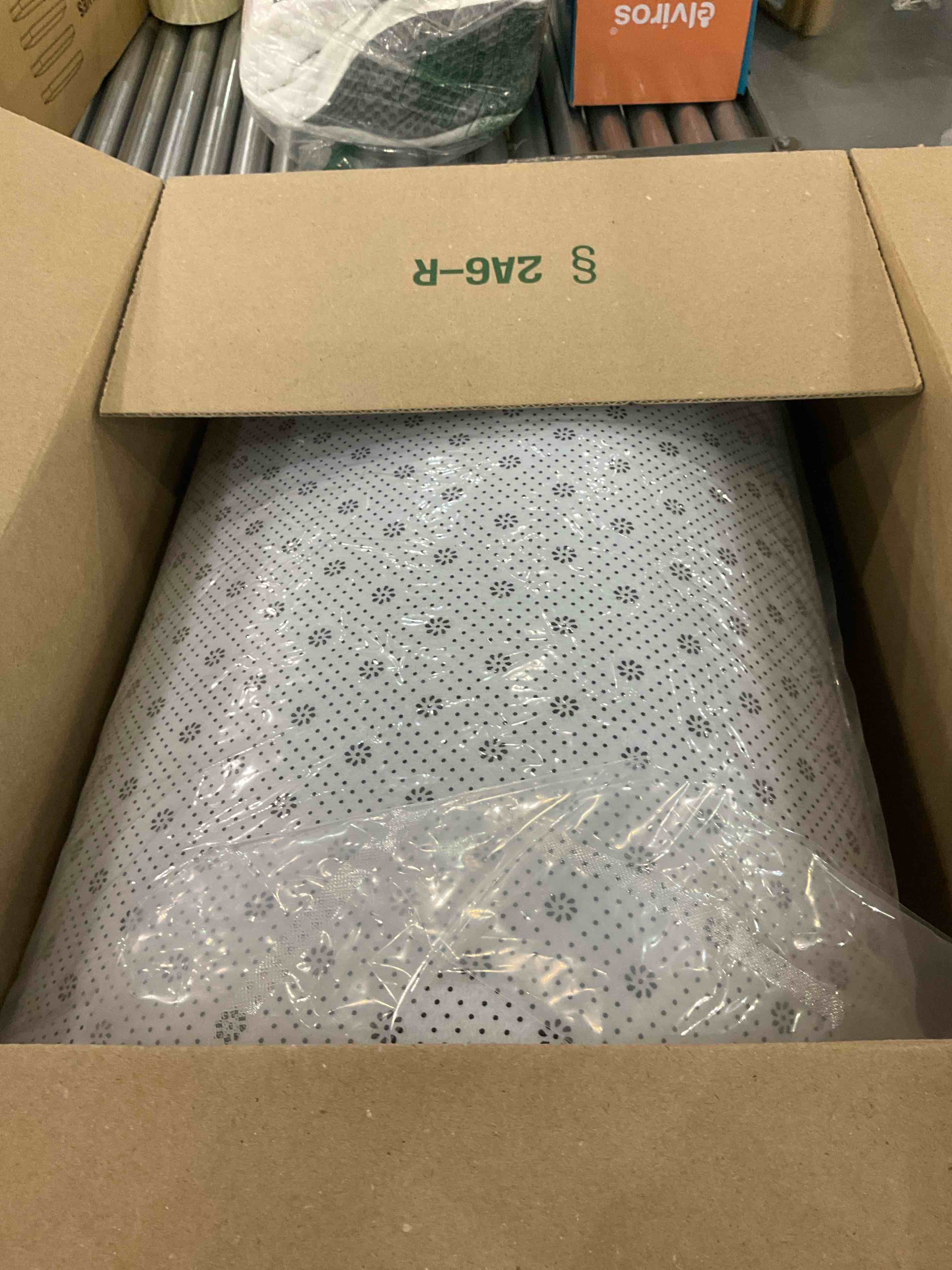 https://s3.amazonaws.com/lotting-images-prod/BargainHunt/EXS00388513_1715340682353.jpeg