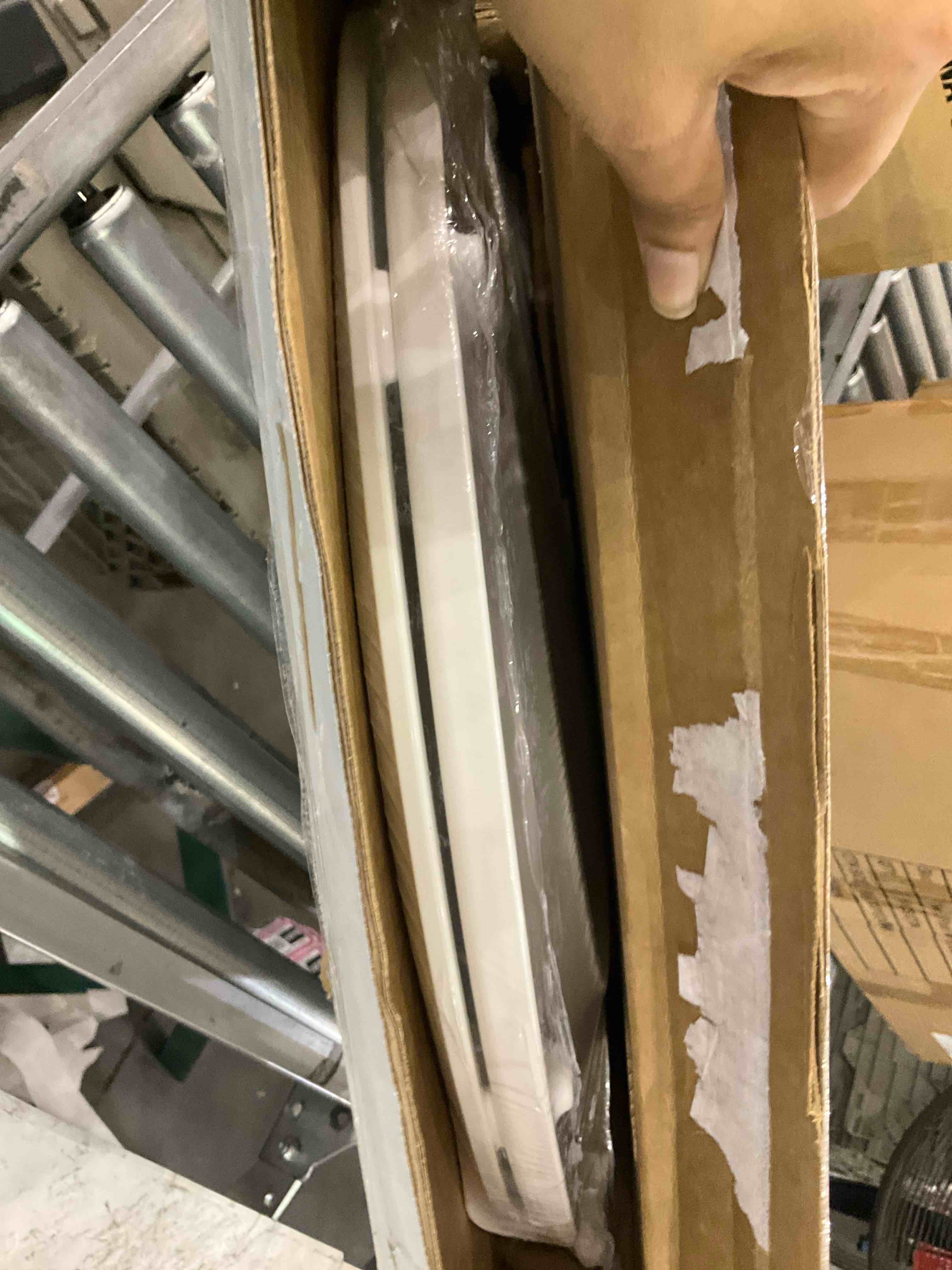 https://s3.amazonaws.com/lotting-images-prod/BargainHunt/EXS00388680_1715794457876.jpeg