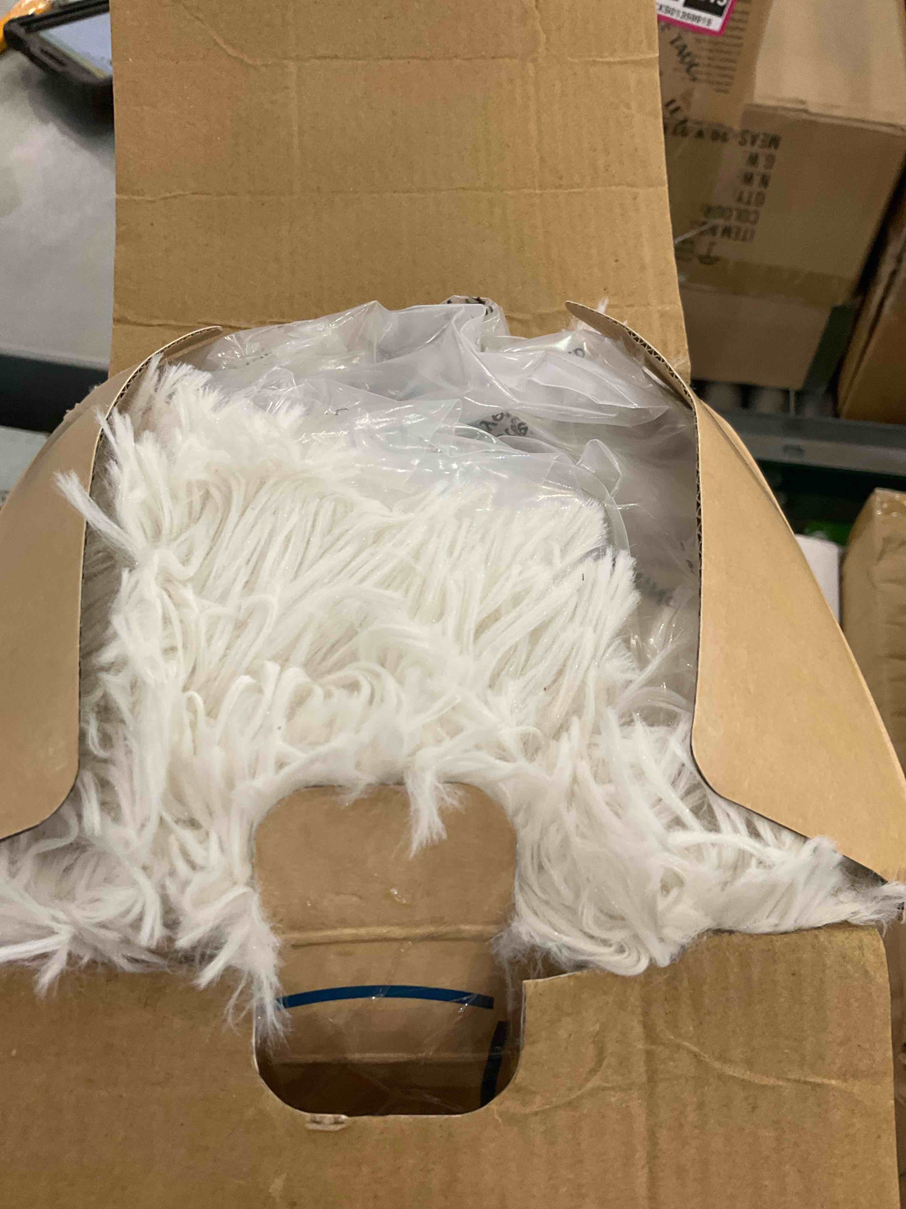 https://s3.amazonaws.com/lotting-images-prod/BargainHunt/EXS00409097_1711565747984.jpeg