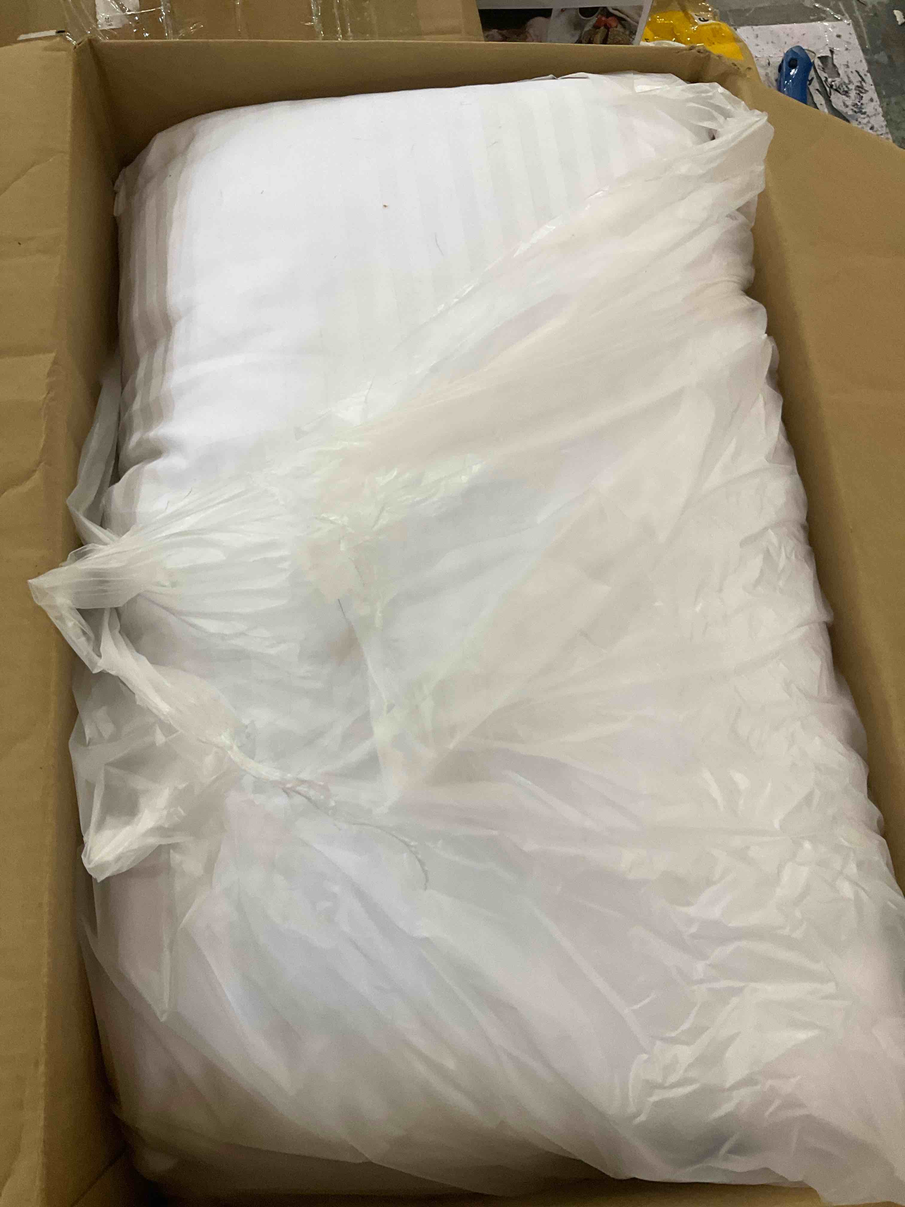 https://s3.amazonaws.com/lotting-images-prod/BargainHunt/EXS00440102_1710255370760.jpeg
