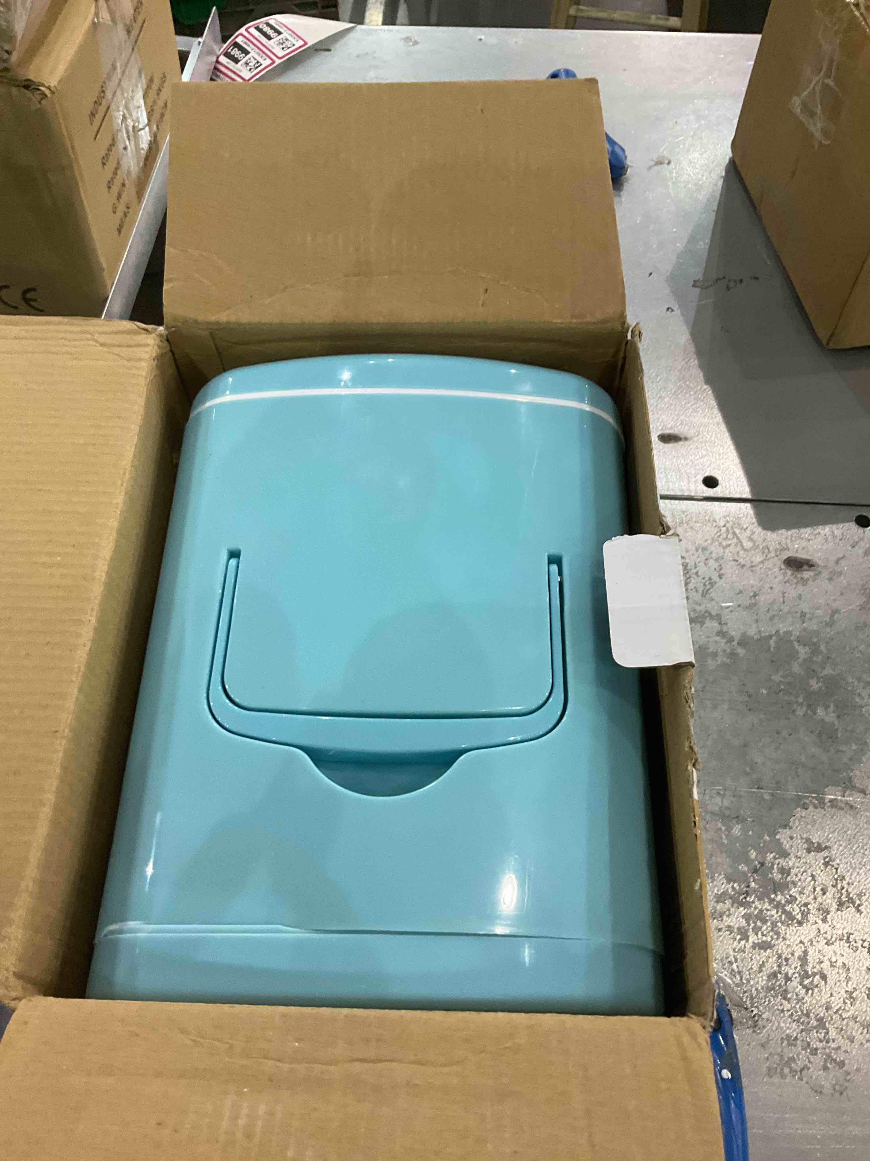 https://s3.amazonaws.com/lotting-images-prod/BargainHunt/EXS00440116_1710330935150.jpeg