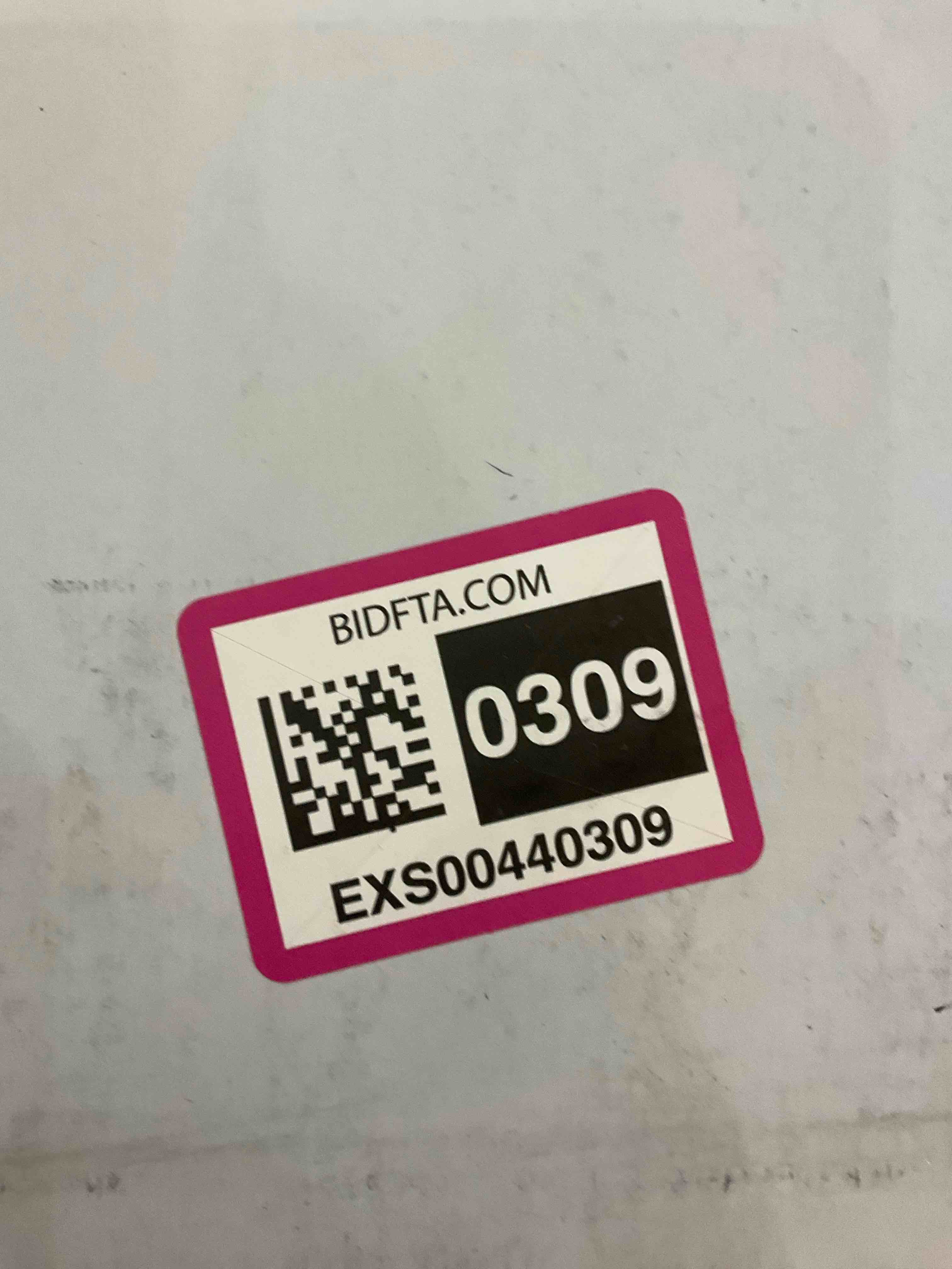 https://s3.amazonaws.com/lotting-images-prod/BargainHunt/EXS00440309_1711040910673.jpeg