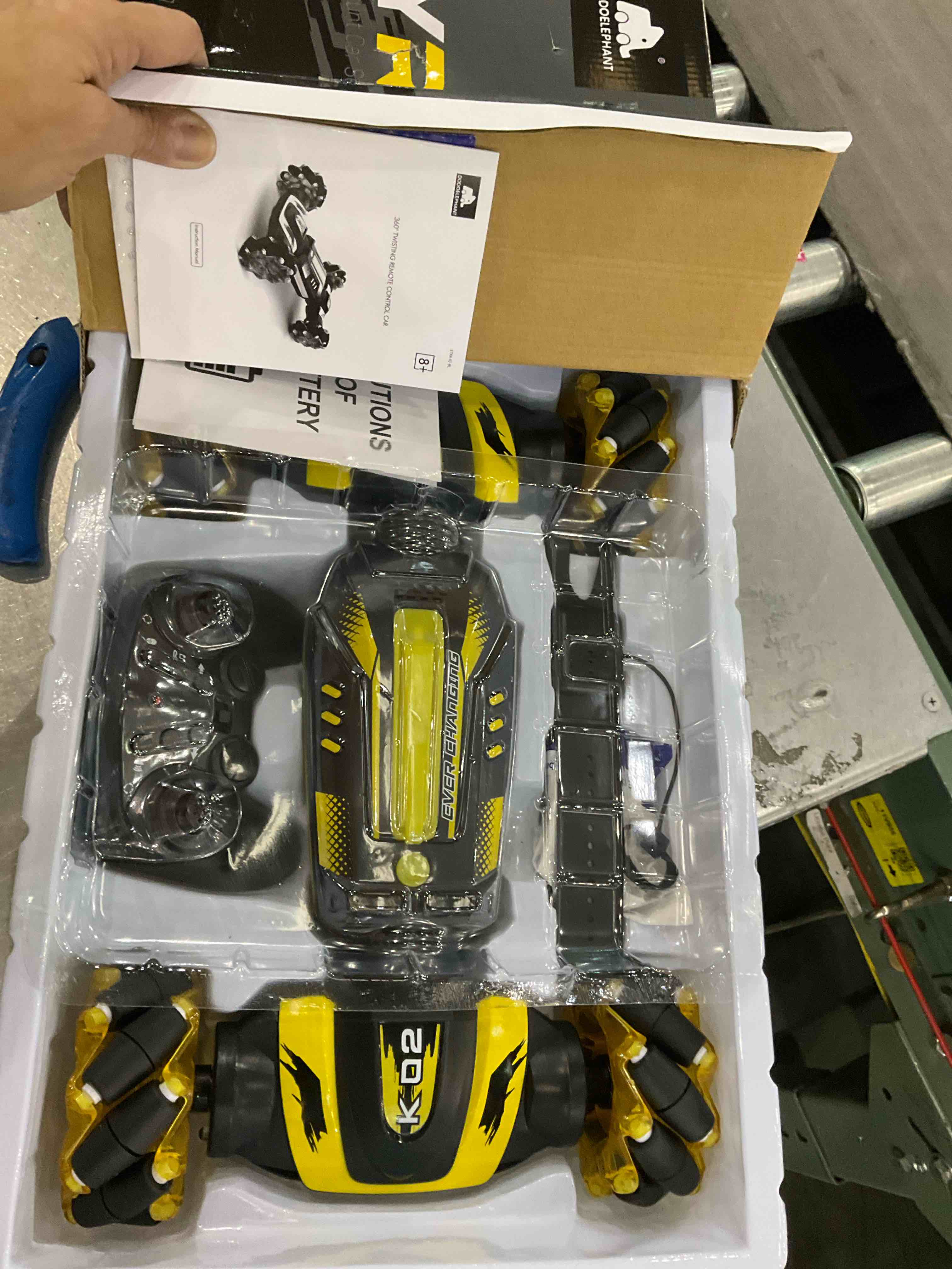 https://s3.amazonaws.com/lotting-images-prod/BargainHunt/EXS00440654_1710512497218.jpeg