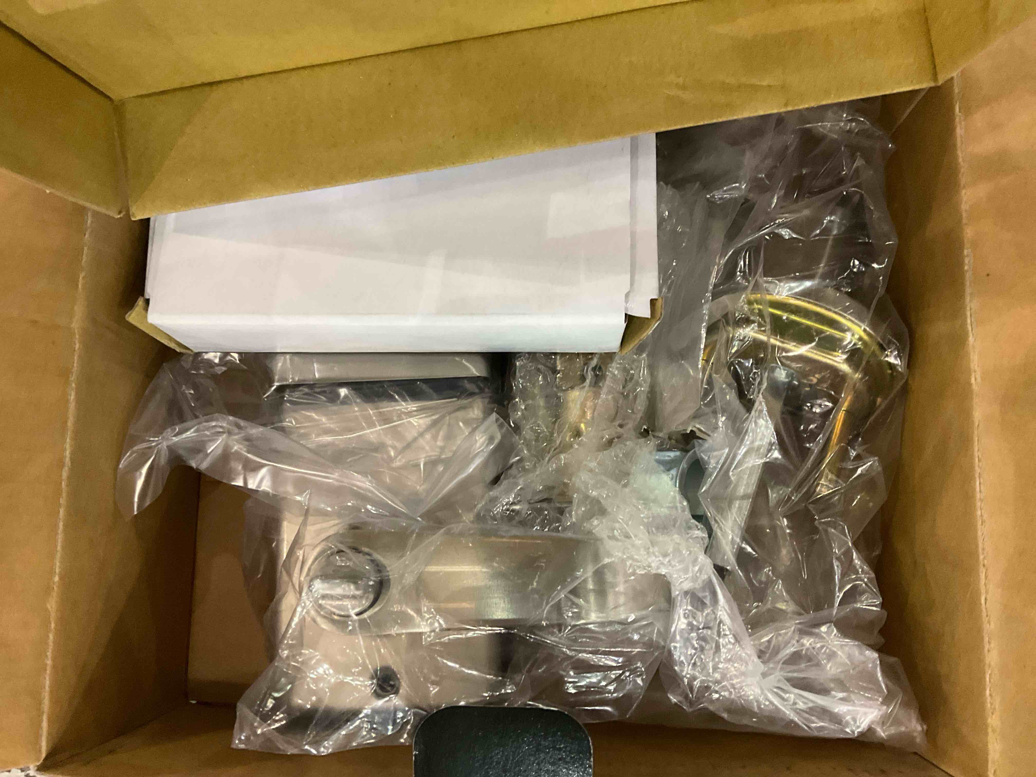 https://s3.amazonaws.com/lotting-images-prod/BargainHunt/EXS00441309_1710512739165.jpeg