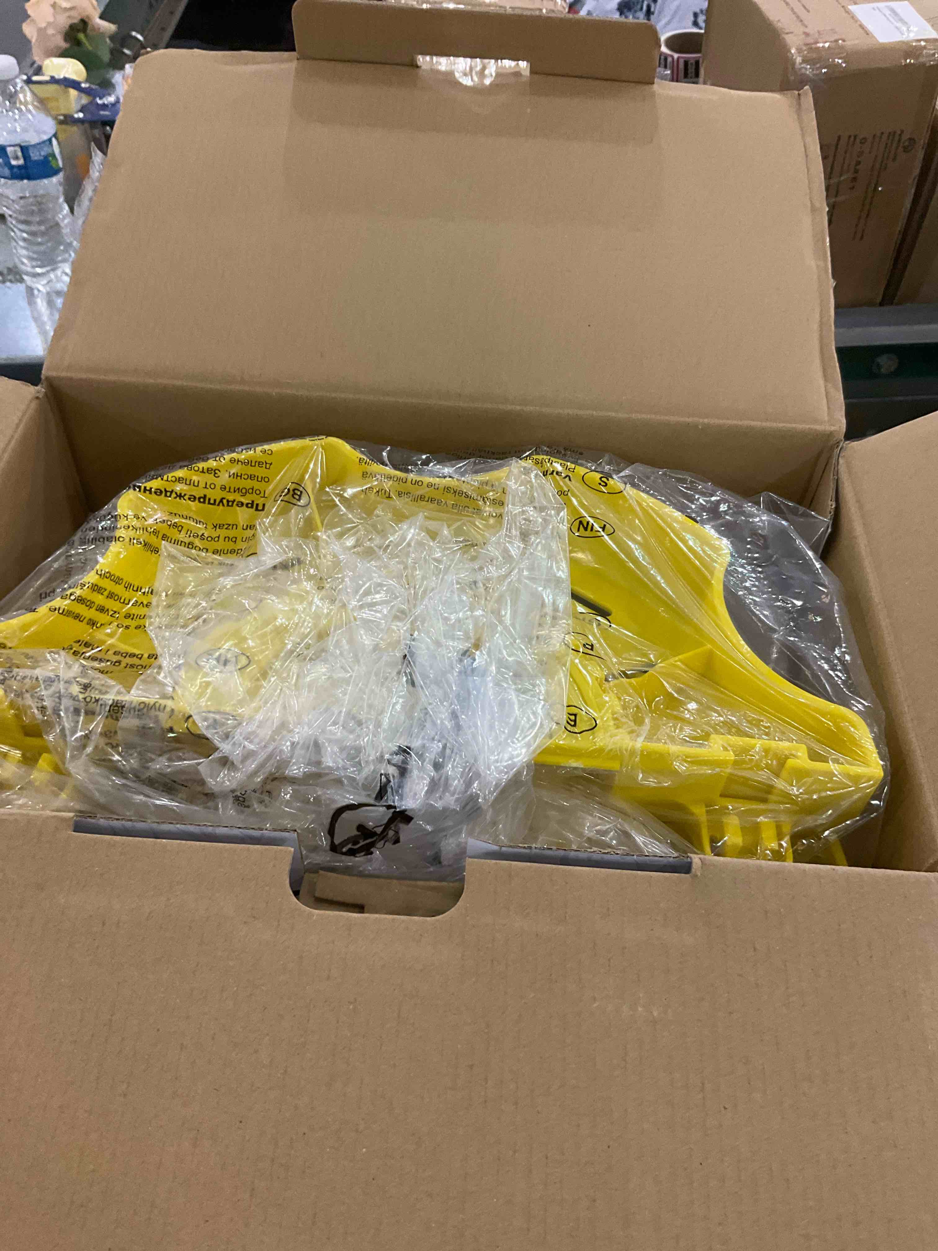 https://s3.amazonaws.com/lotting-images-prod/BargainHunt/EXS00441340_1710529633194.jpeg
