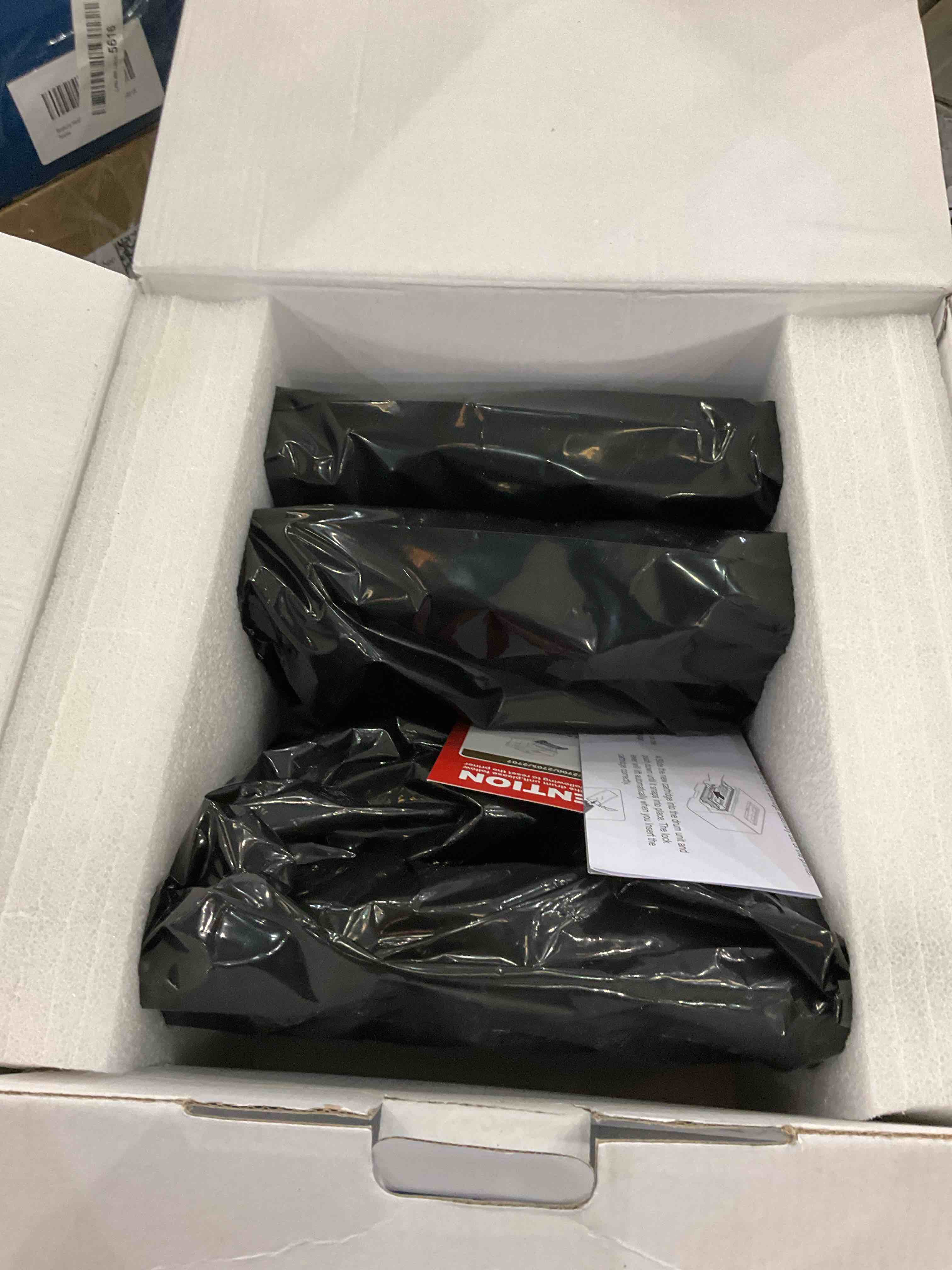 https://s3.amazonaws.com/lotting-images-prod/BargainHunt/EXS00441404_1710859791998.jpeg