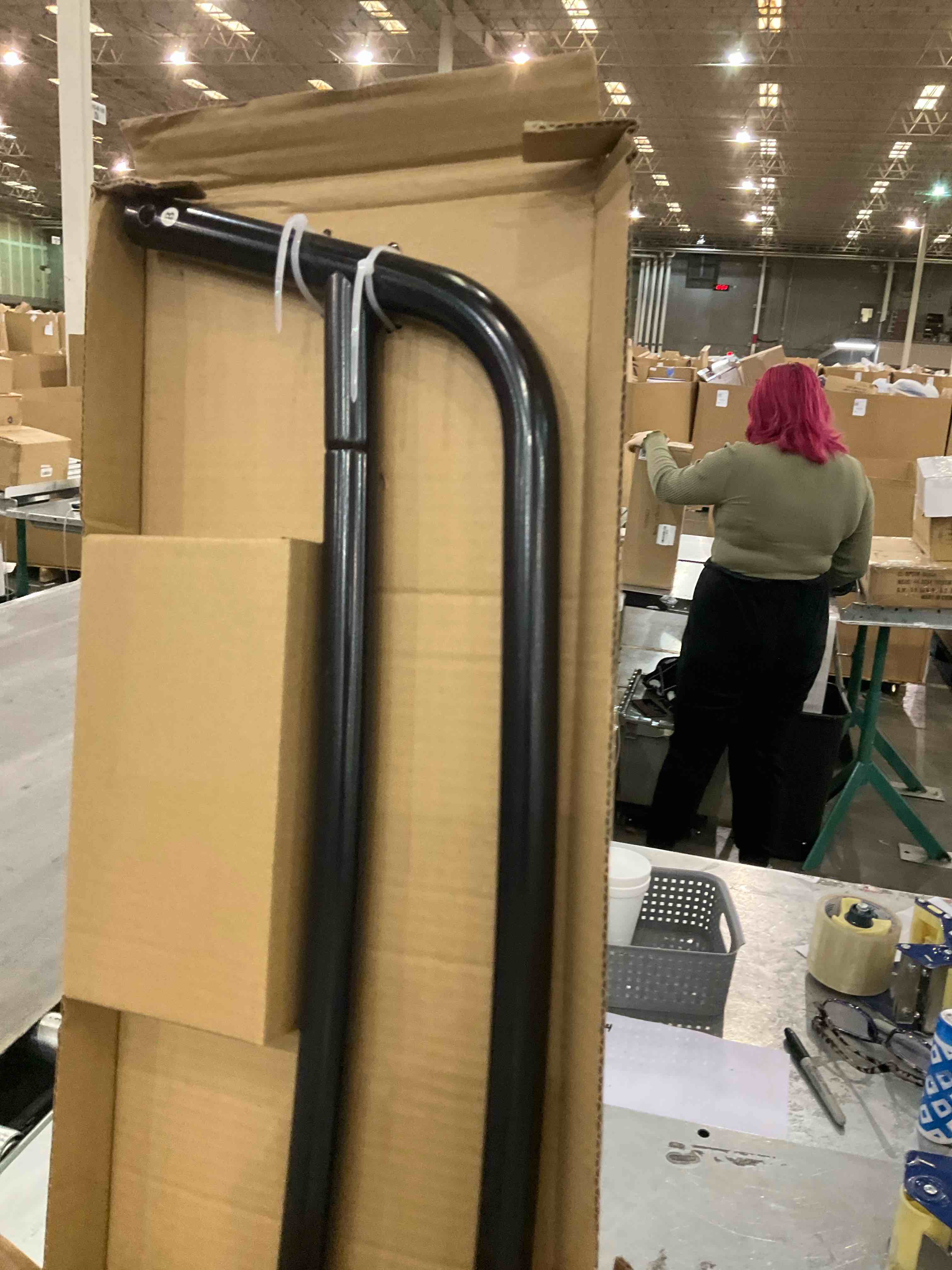 https://s3.amazonaws.com/lotting-images-prod/BargainHunt/EXS00441471_1712770323421.jpeg