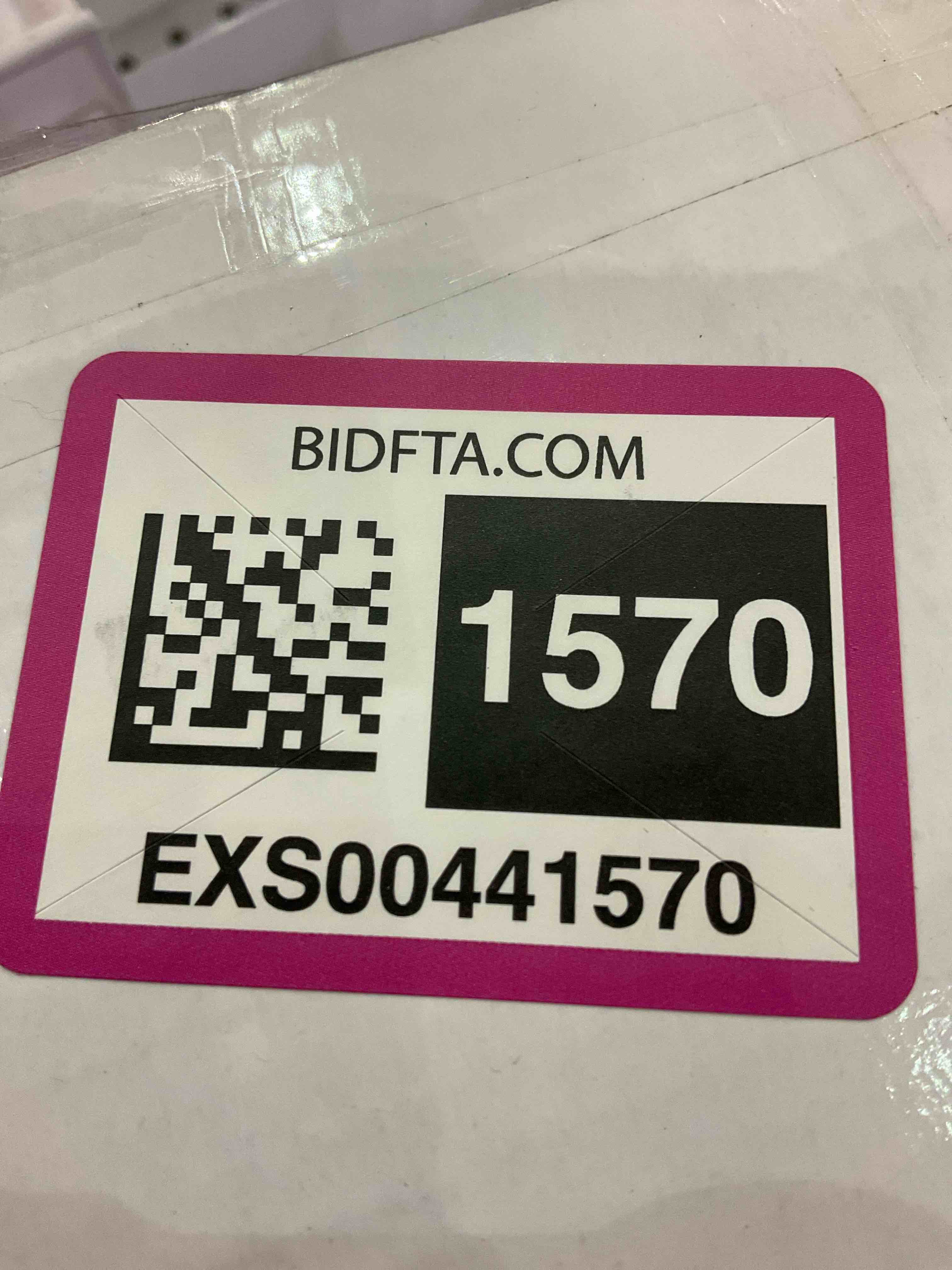 https://s3.amazonaws.com/lotting-images-prod/BargainHunt/EXS00441570_1710850425810.jpeg