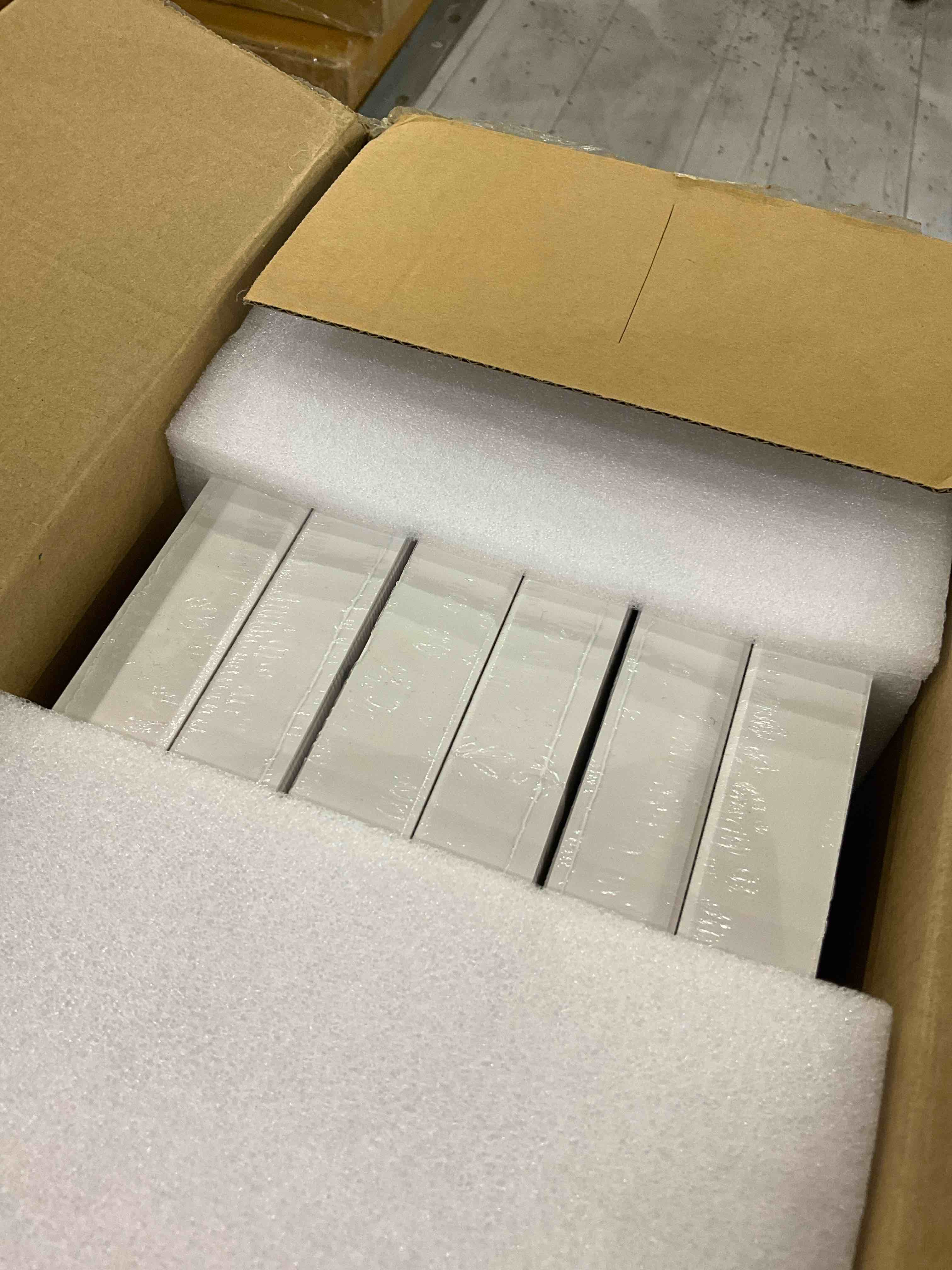 https://s3.amazonaws.com/lotting-images-prod/BargainHunt/EXS00441820_1712666454371.jpeg