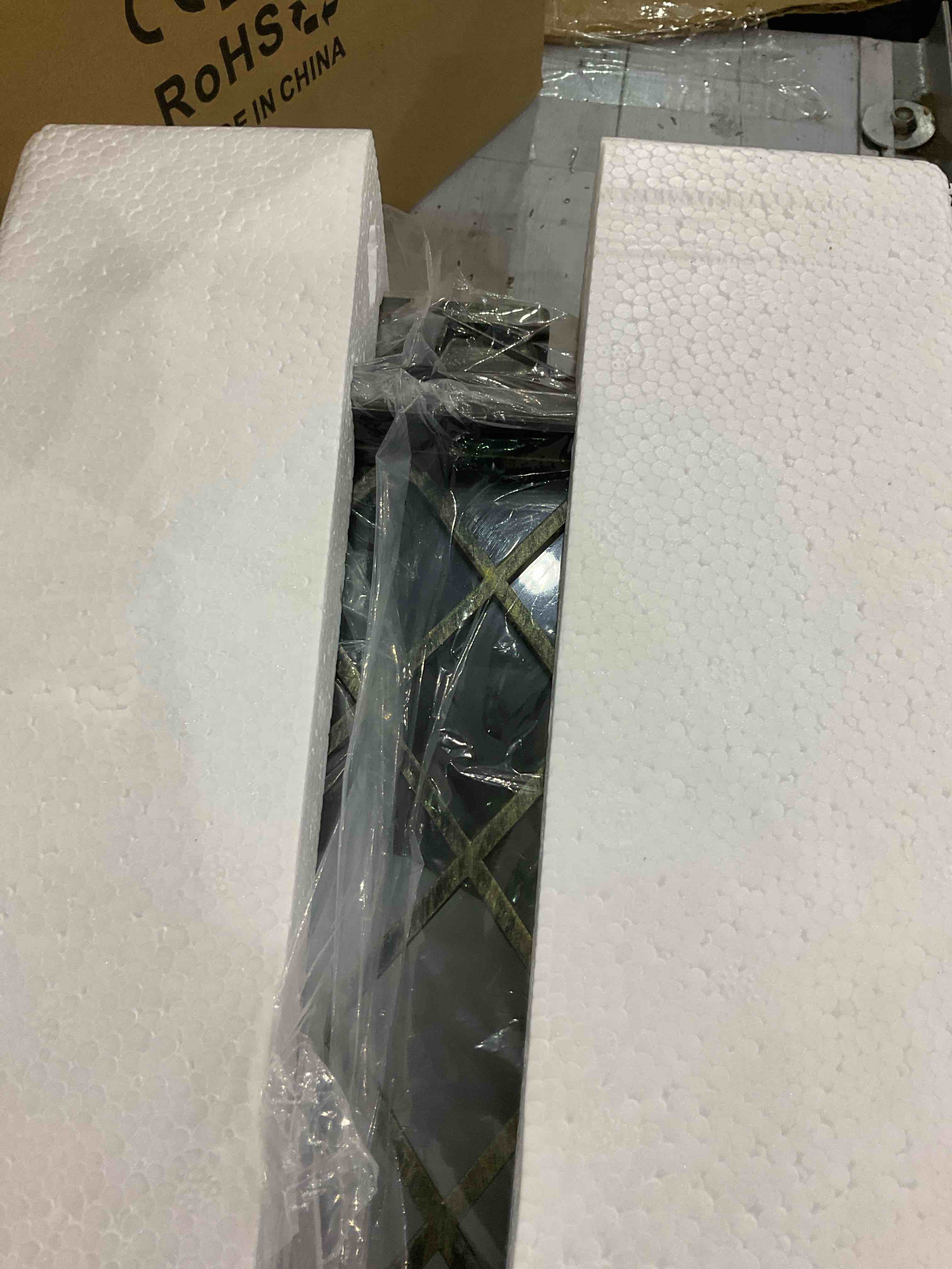 https://s3.amazonaws.com/lotting-images-prod/BargainHunt/EXS00441888_1713357984783.jpeg