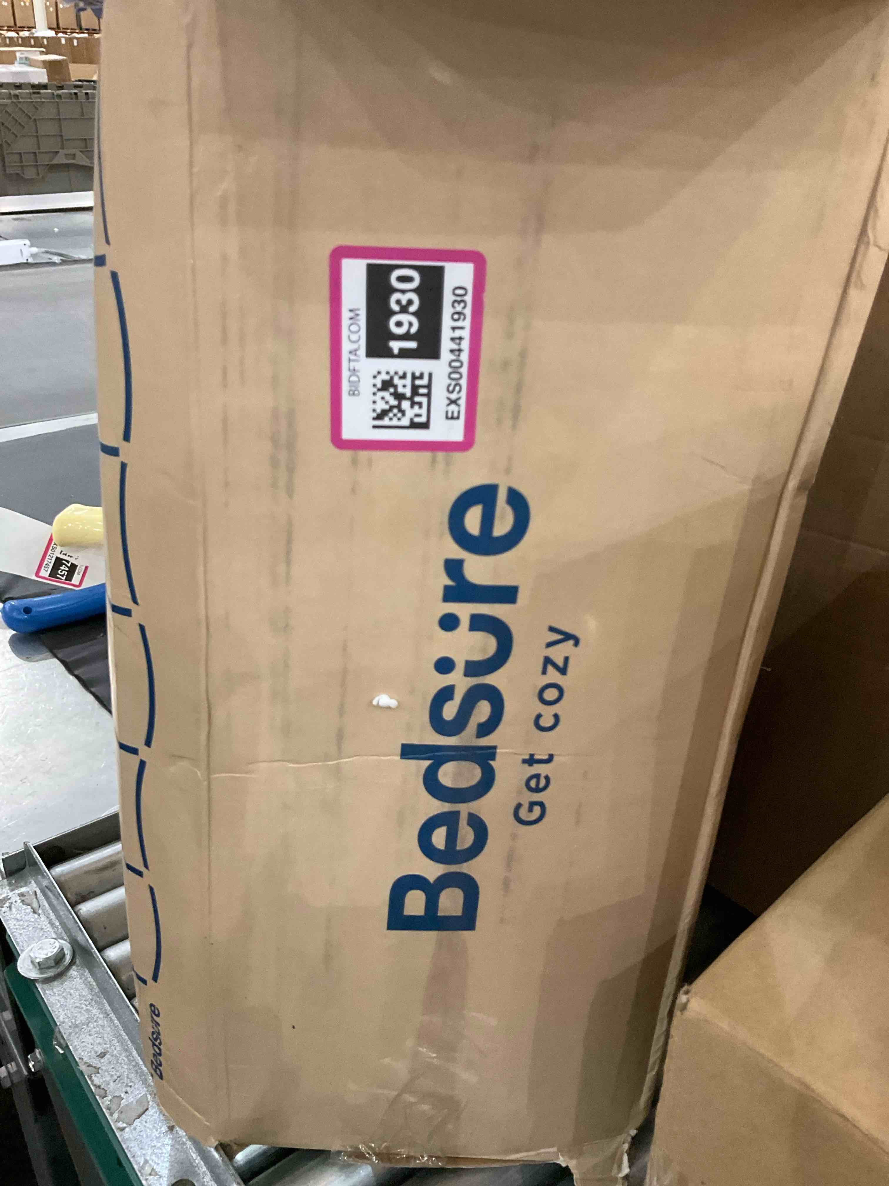 https://s3.amazonaws.com/lotting-images-prod/BargainHunt/EXS00441930_1713899148895.jpeg
