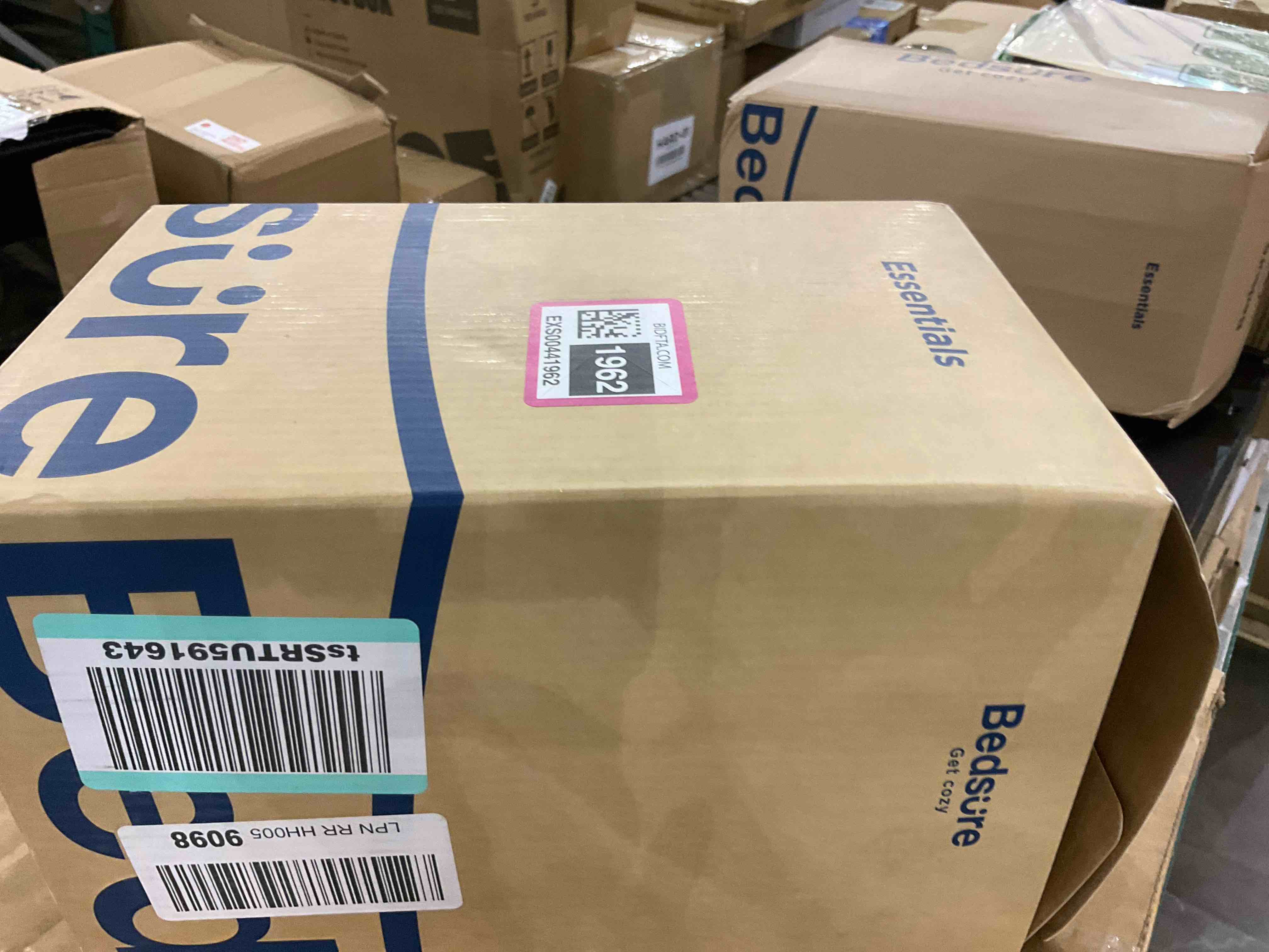 https://s3.amazonaws.com/lotting-images-prod/BargainHunt/EXS00441962_1713535887414.jpeg