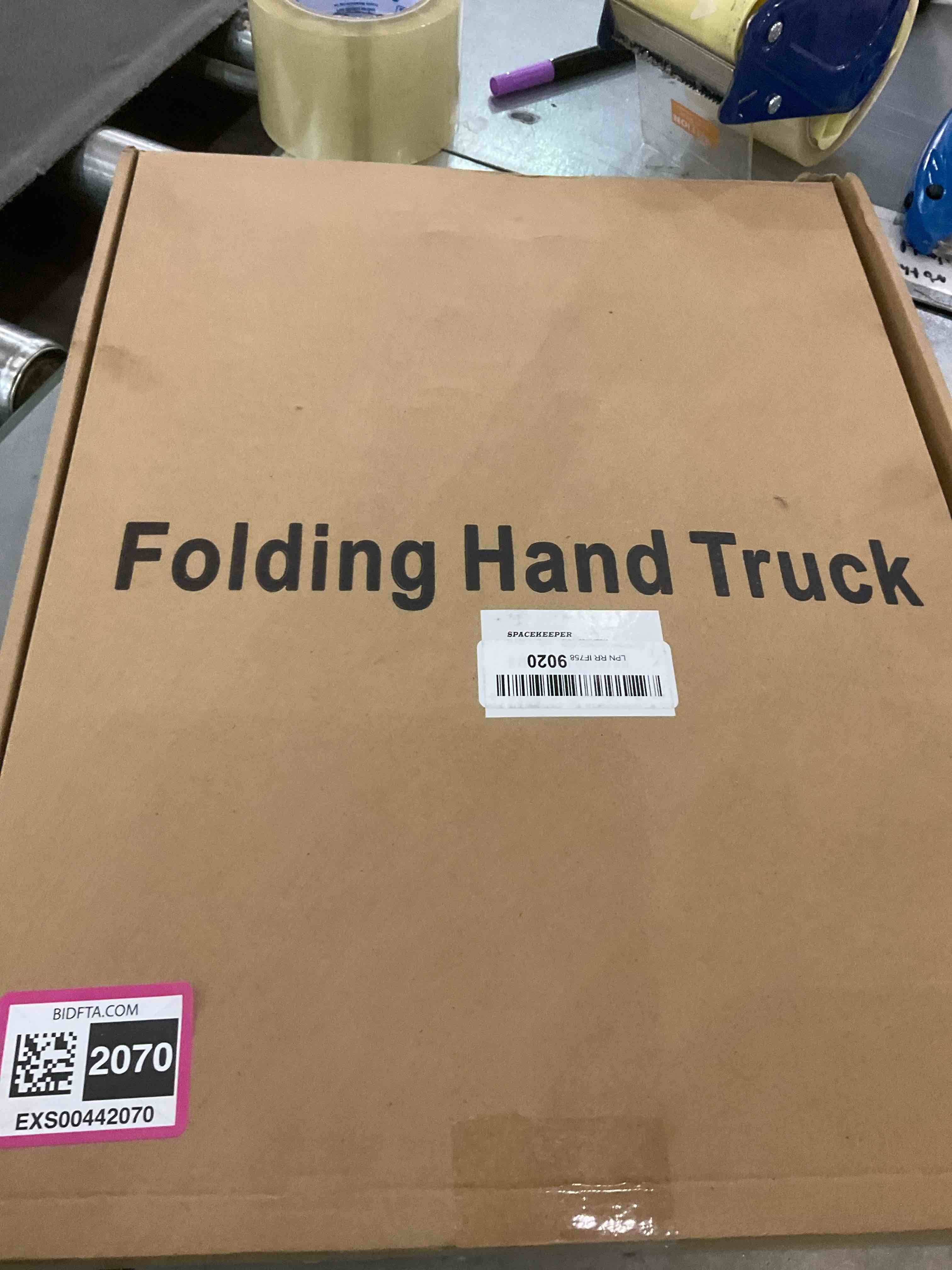 https://s3.amazonaws.com/lotting-images-prod/BargainHunt/EXS00442070_1712681647884.jpeg