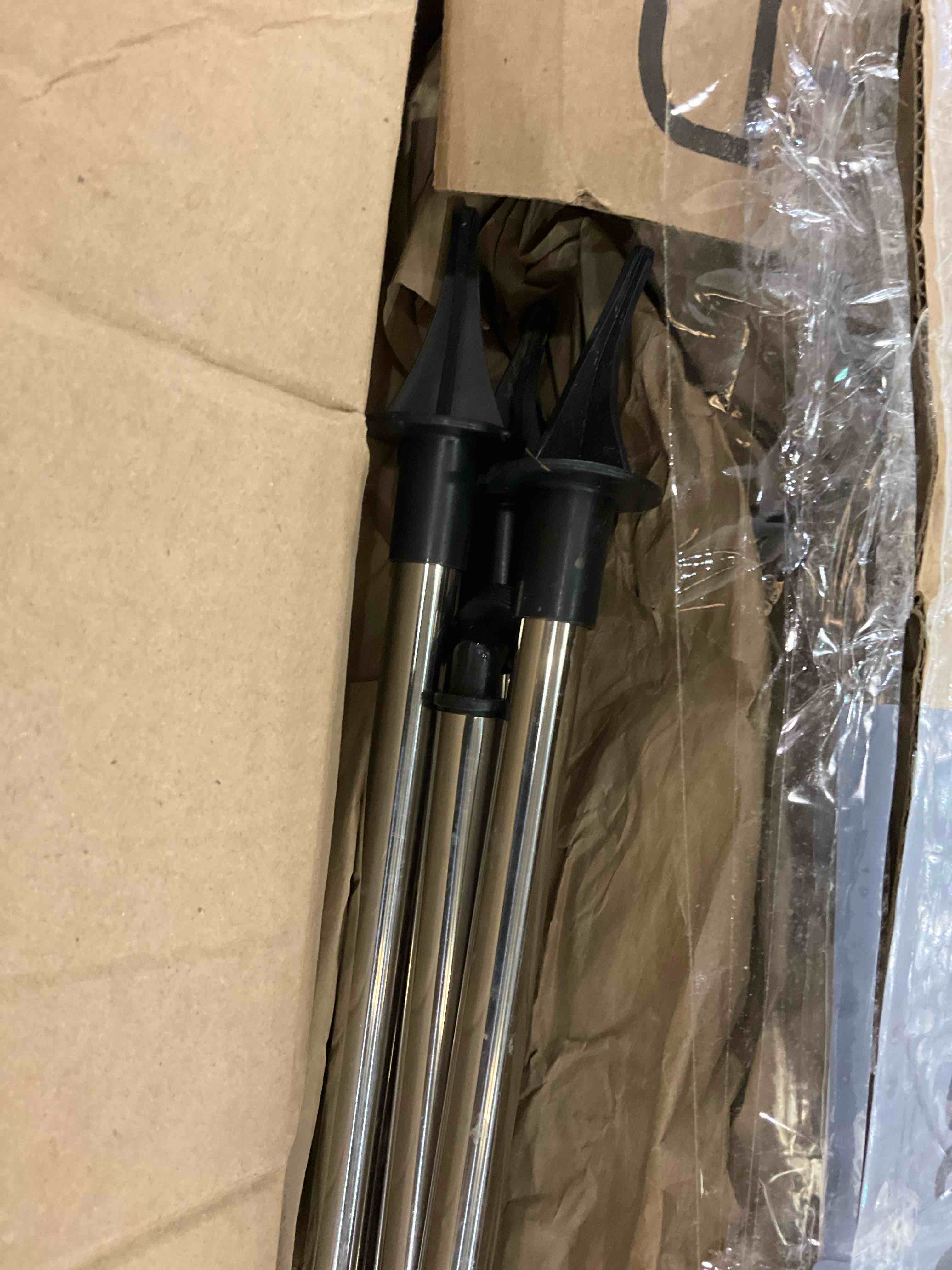 https://s3.amazonaws.com/lotting-images-prod/BargainHunt/EXS00442162_1716294353548.jpeg