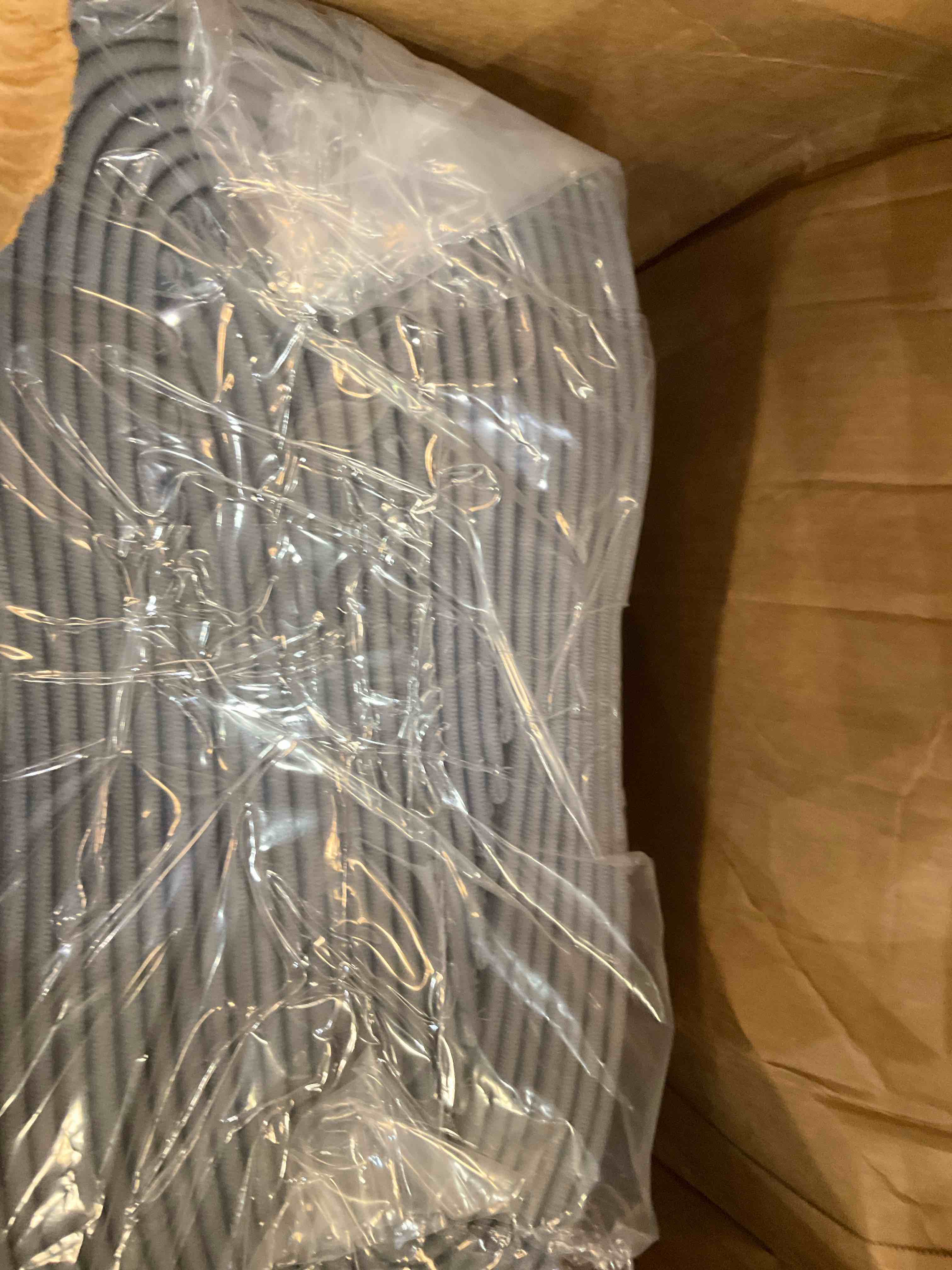 https://s3.amazonaws.com/lotting-images-prod/BargainHunt/EXS00442262_1716317513905.jpeg