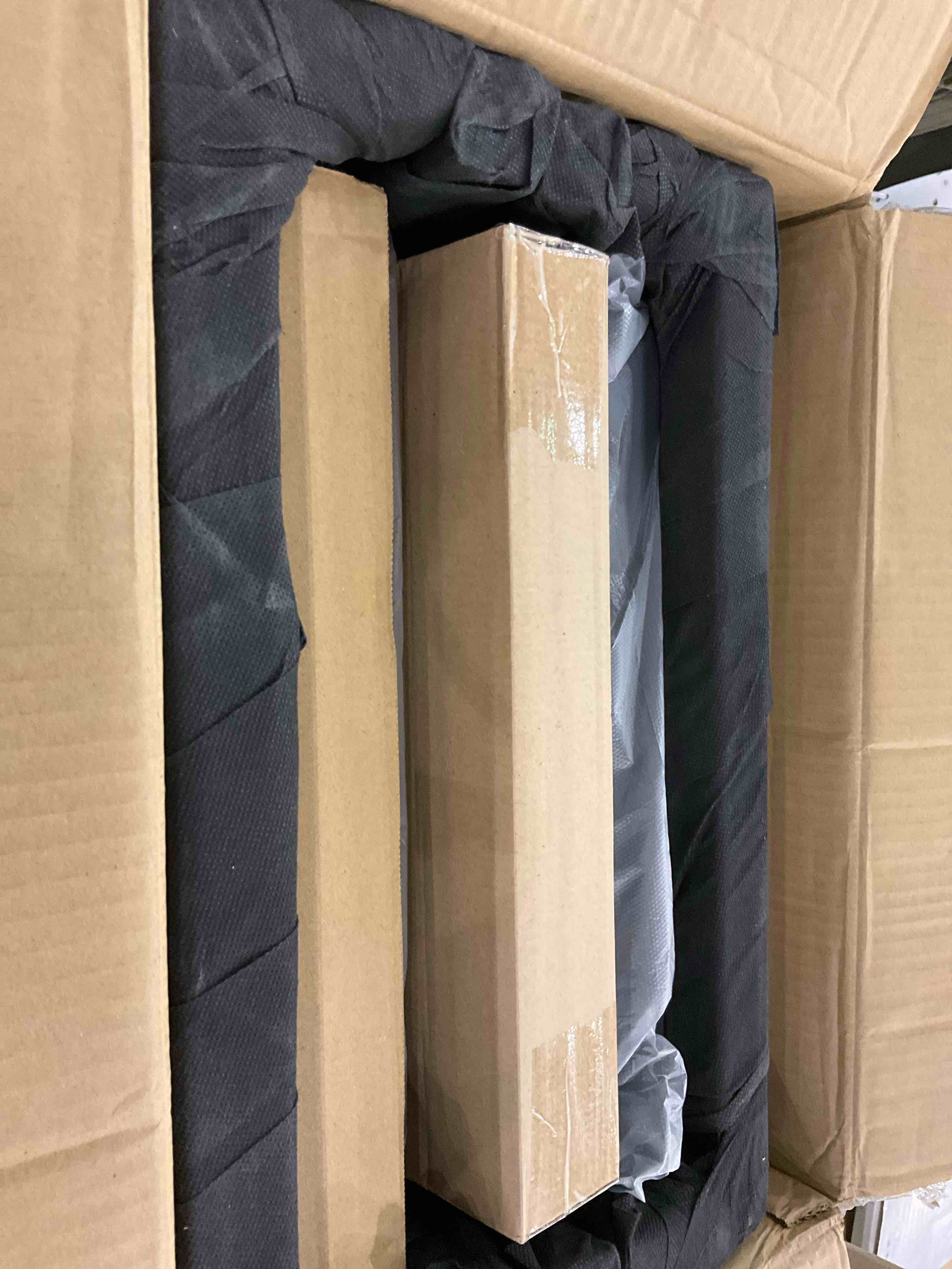 https://s3.amazonaws.com/lotting-images-prod/BargainHunt/EXS00442272_1716377175521.jpeg