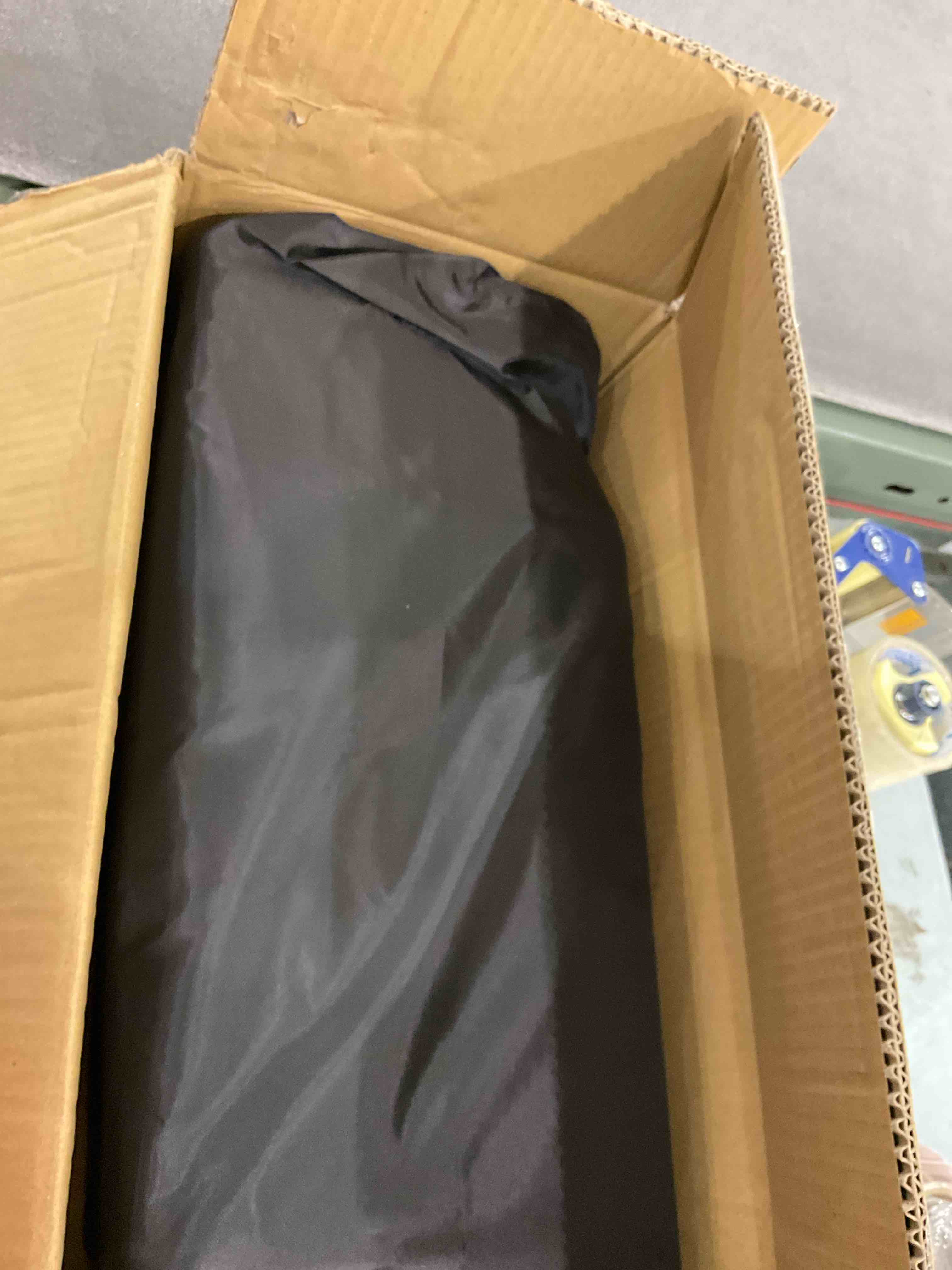 https://s3.amazonaws.com/lotting-images-prod/BargainHunt/EXS00442395_1716403784917.jpeg