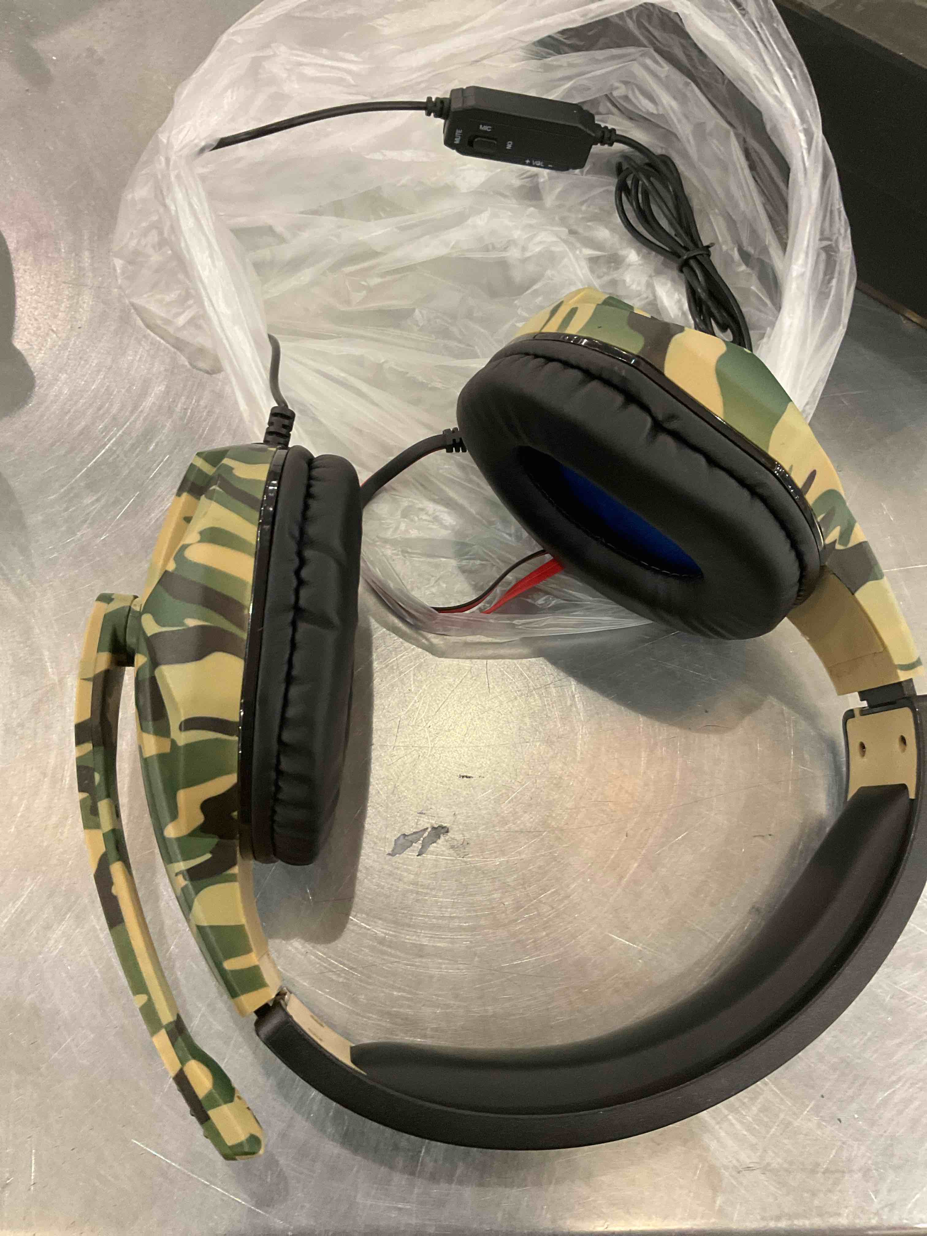 https://s3.amazonaws.com/lotting-images-prod/BargainHunt/EXS00442730_1709219040027.jpeg