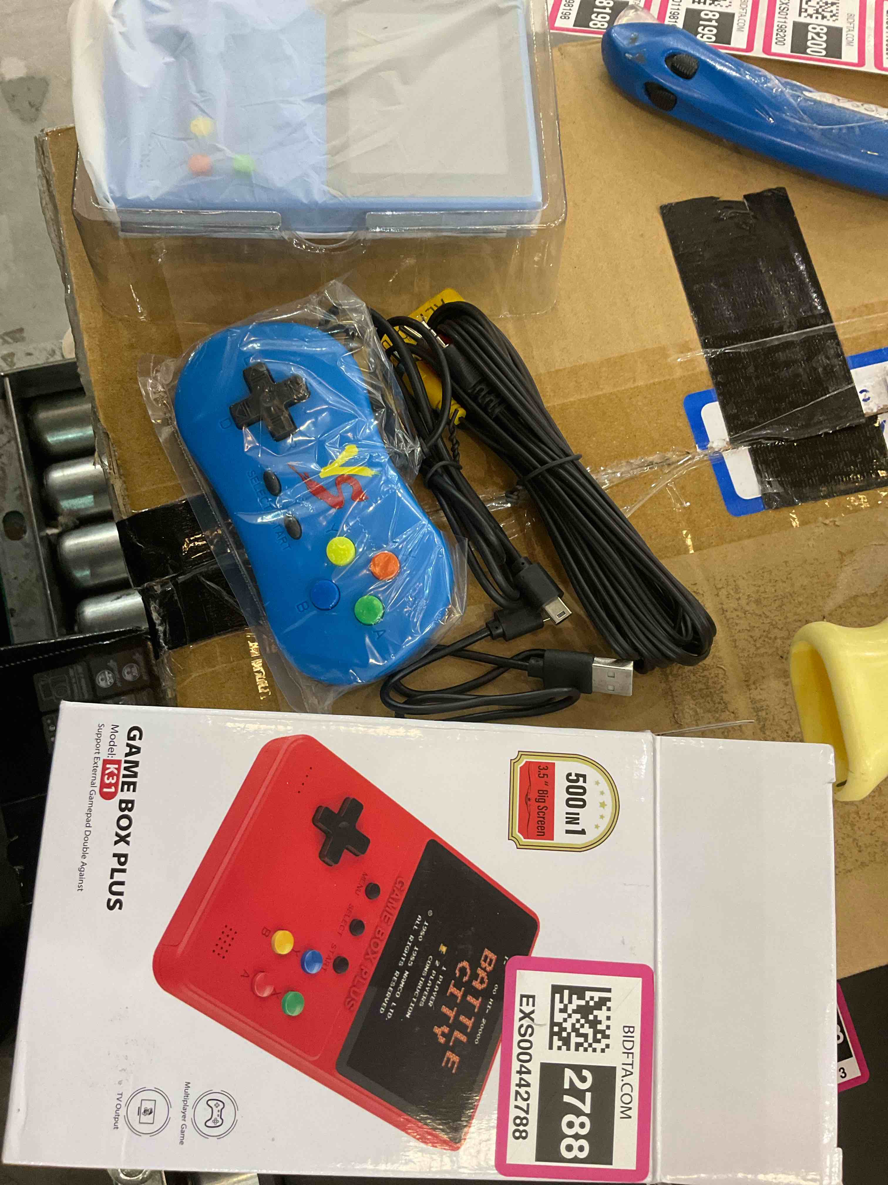 https://s3.amazonaws.com/lotting-images-prod/BargainHunt/EXS00442788_1709237716337.jpeg