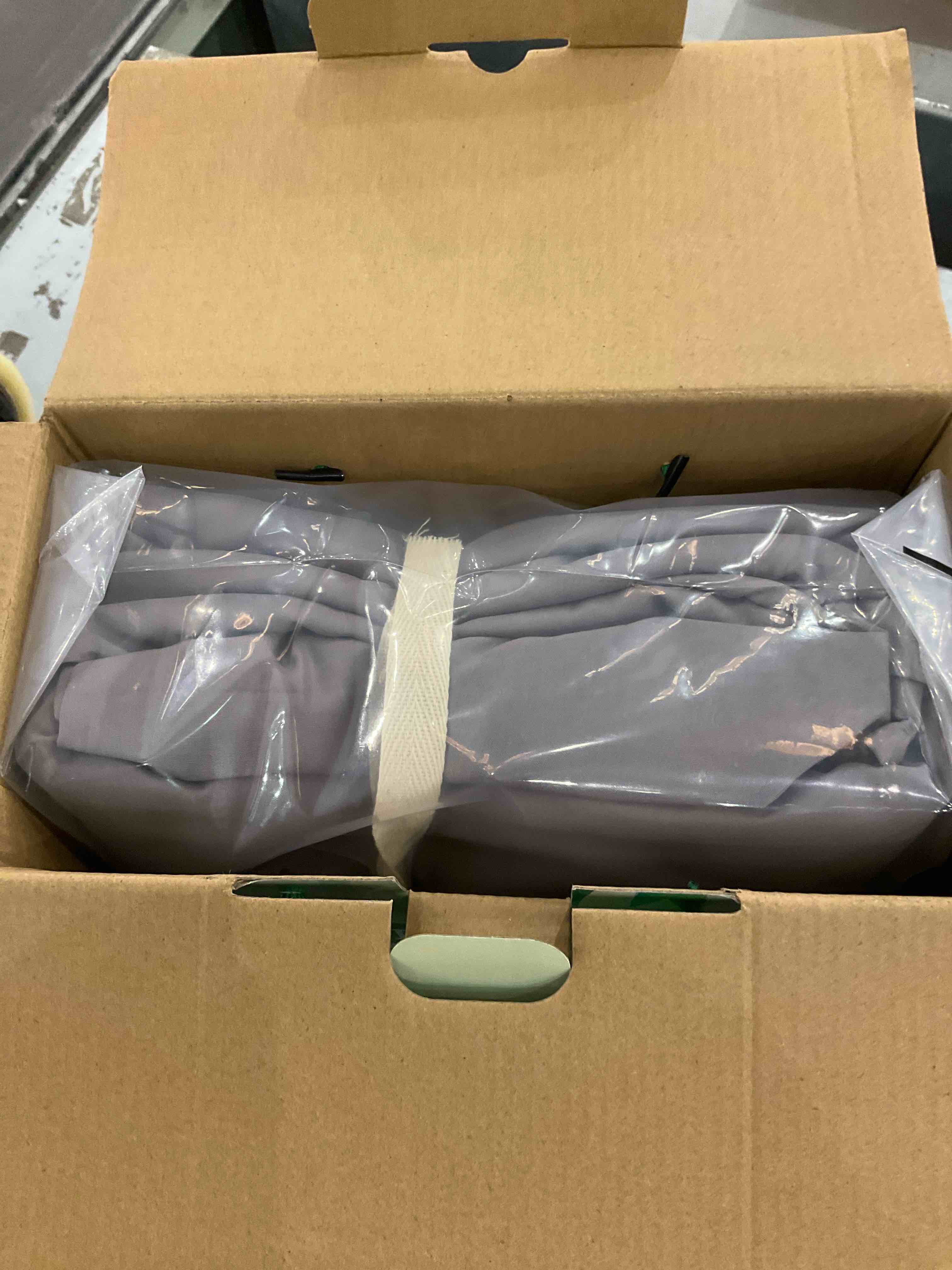 https://s3.amazonaws.com/lotting-images-prod/BargainHunt/EXS00443276_1712761212123.jpeg
