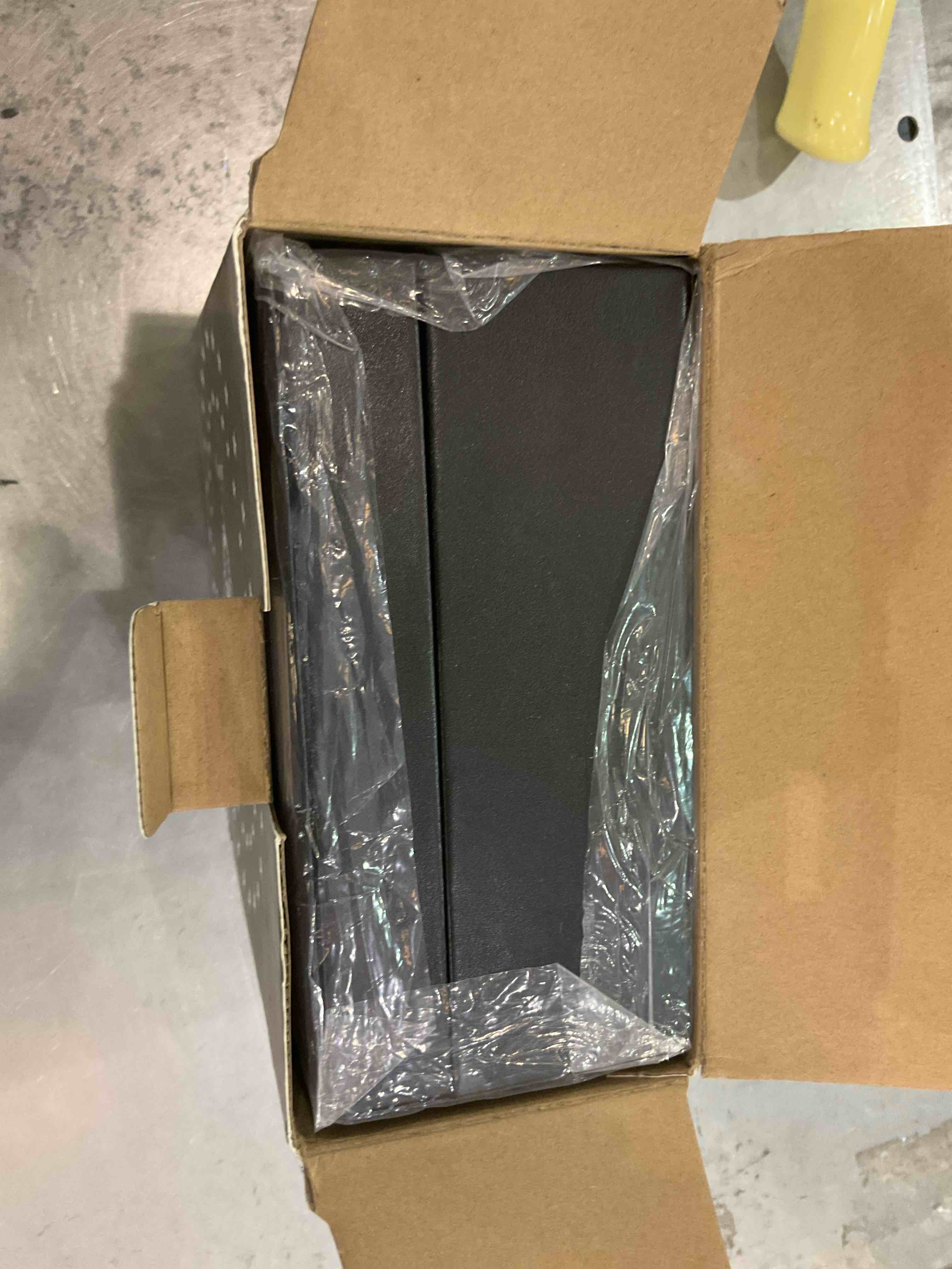 https://s3.amazonaws.com/lotting-images-prod/BargainHunt/EXS00443344_1711547390361.jpeg