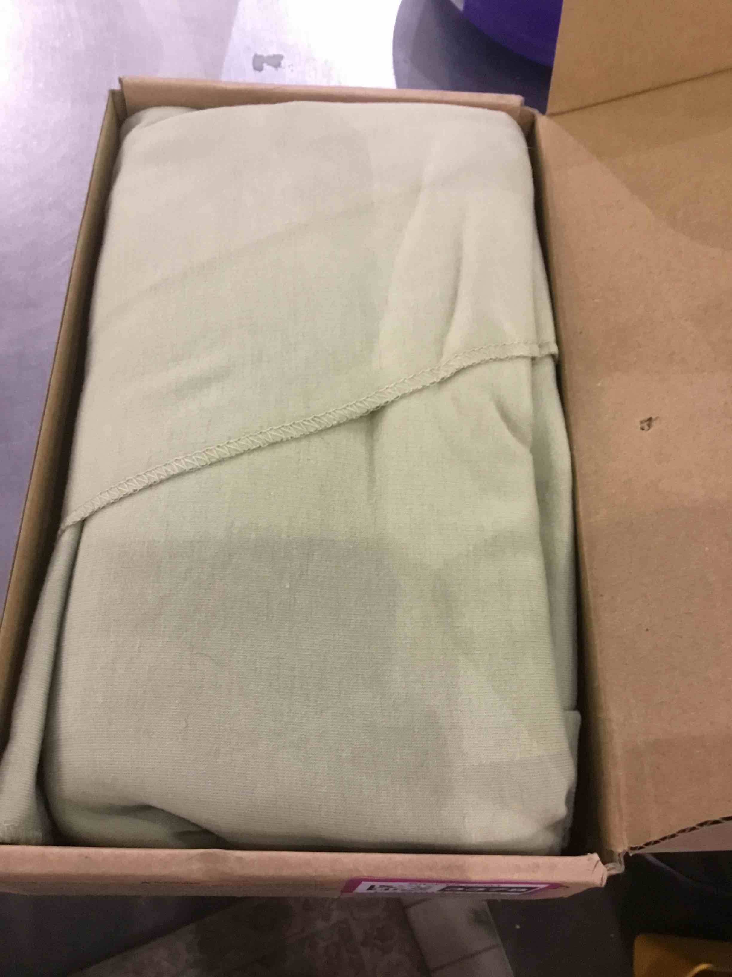 https://s3.amazonaws.com/lotting-images-prod/BargainHunt/EXS00443378_1711541791396.jpeg