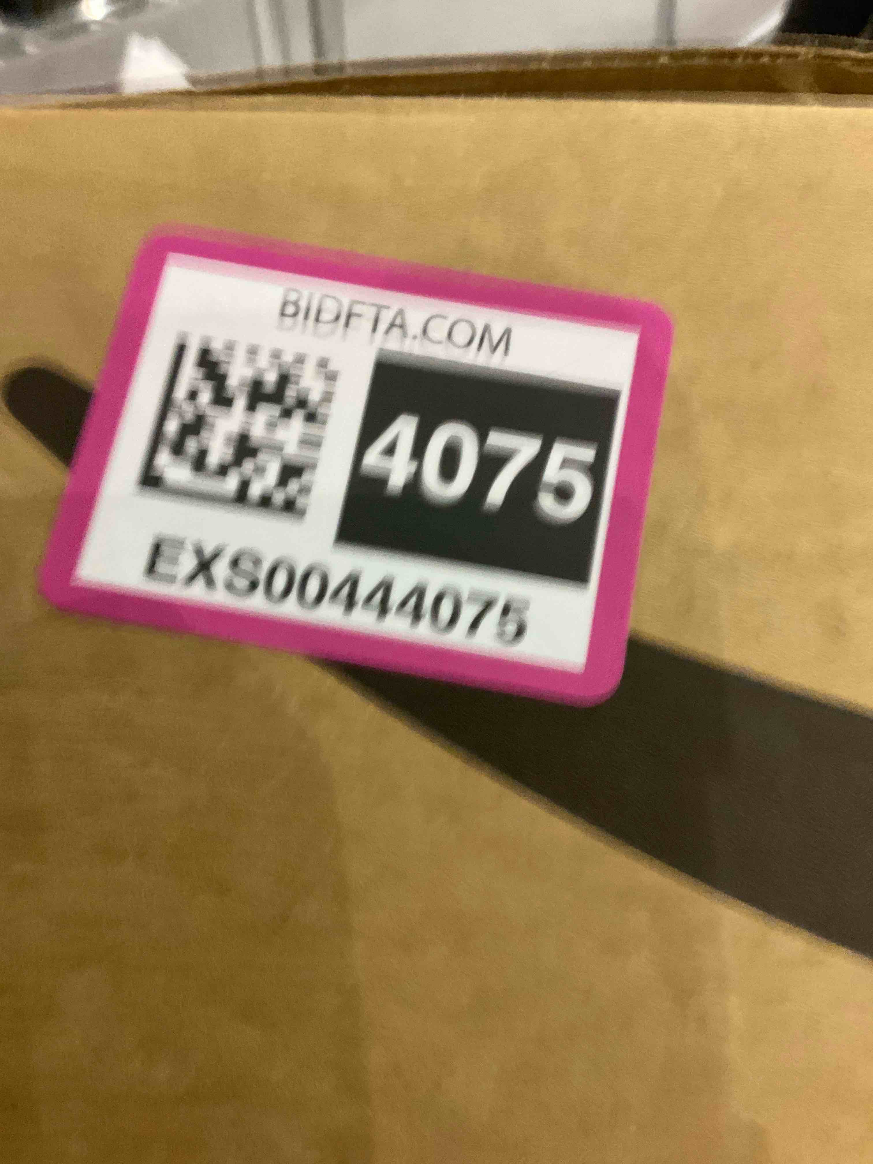 https://s3.amazonaws.com/lotting-images-prod/BargainHunt/EXS00444075_1709730093516.jpeg