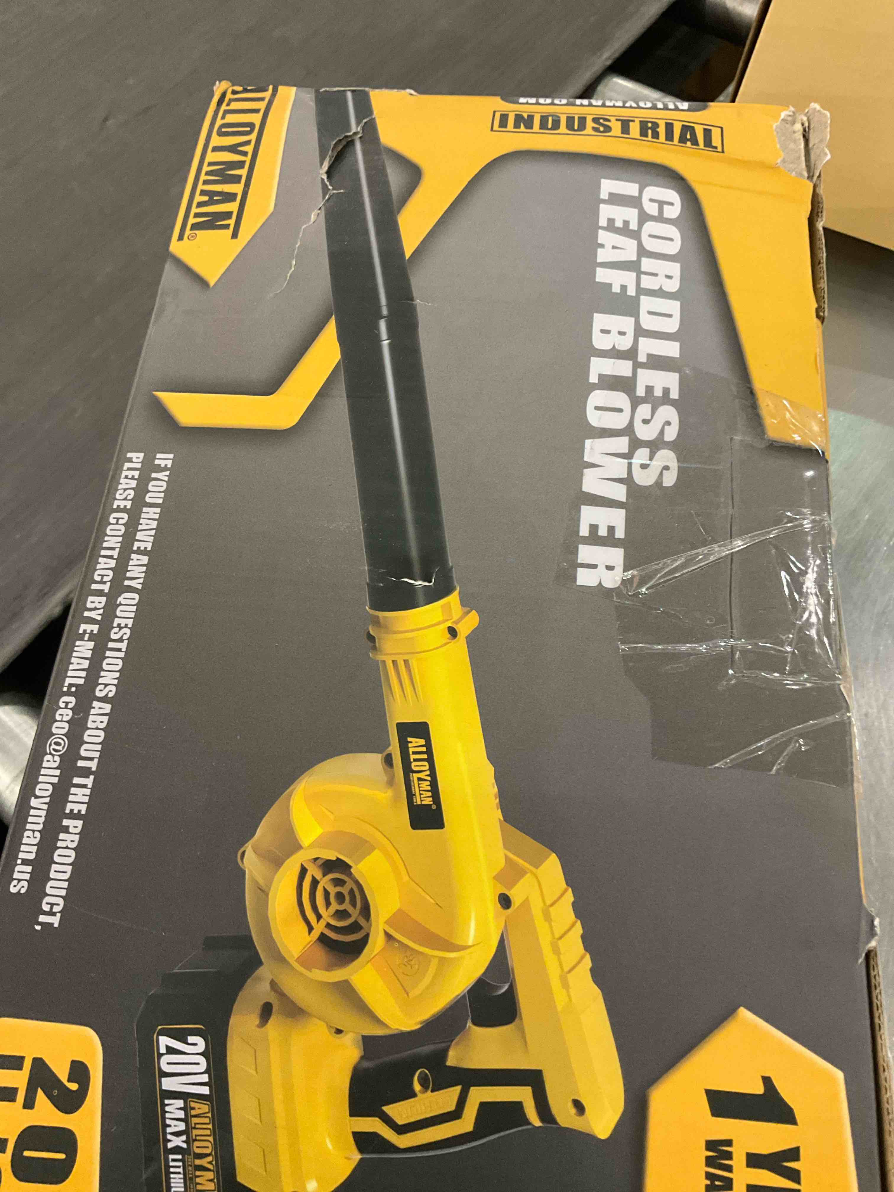 https://s3.amazonaws.com/lotting-images-prod/BargainHunt/EXS00444130_1710436476756.jpeg