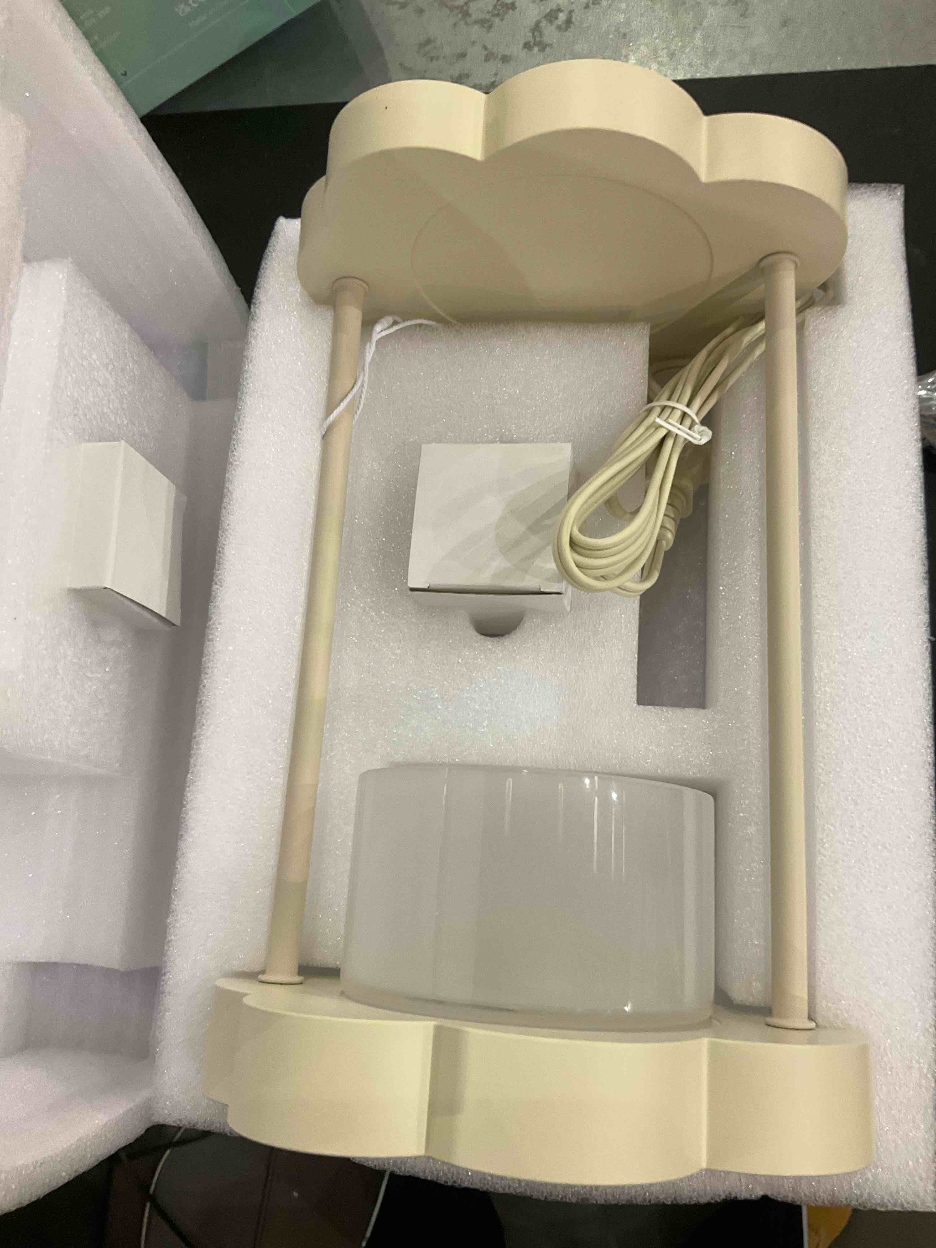 https://s3.amazonaws.com/lotting-images-prod/BargainHunt/EXS00444480_1712758594102.jpeg