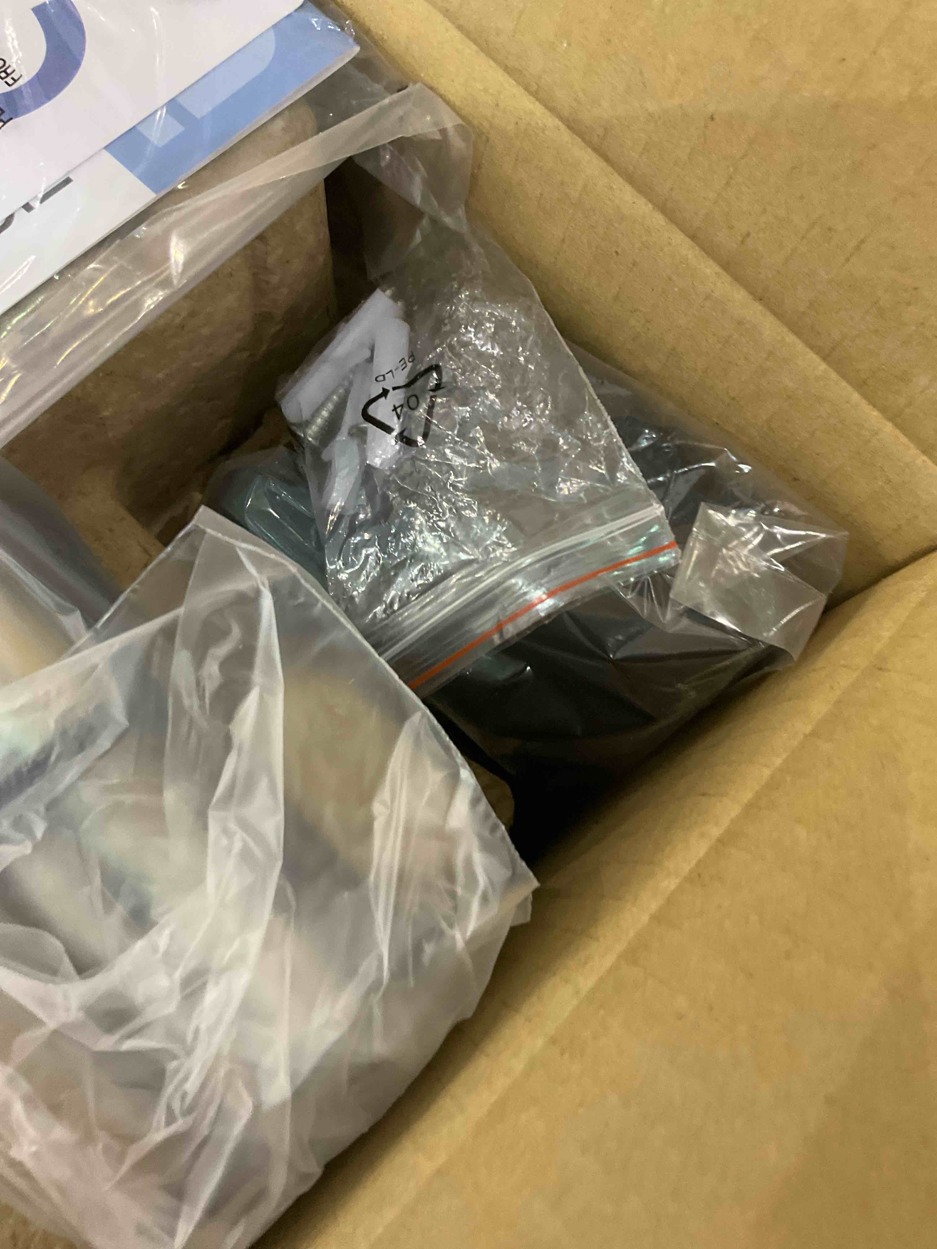 https://s3.amazonaws.com/lotting-images-prod/BargainHunt/EXS00445170_1709669556077.jpeg