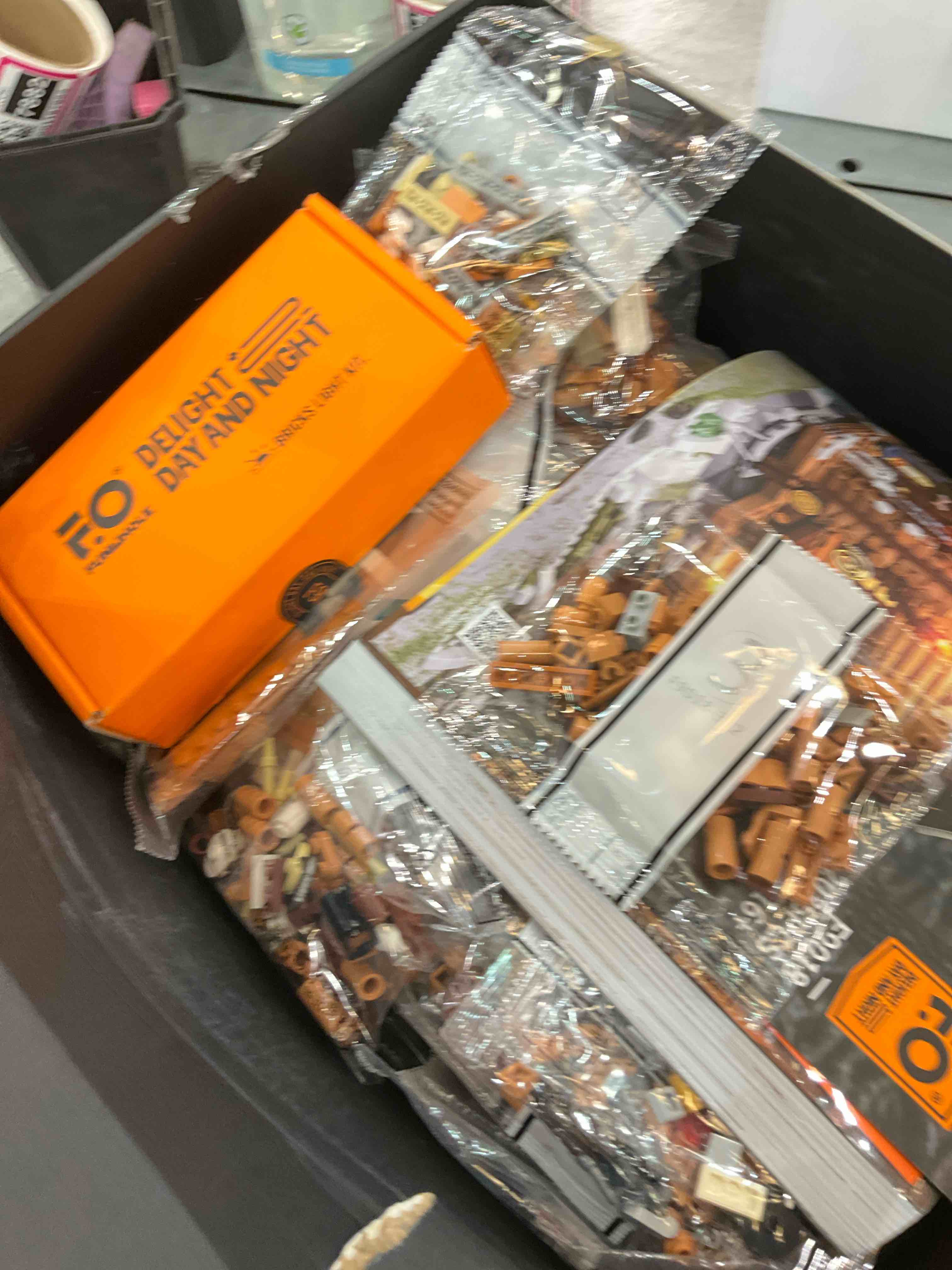 https://s3.amazonaws.com/lotting-images-prod/BargainHunt/EXS00445255_1710176357674.jpeg