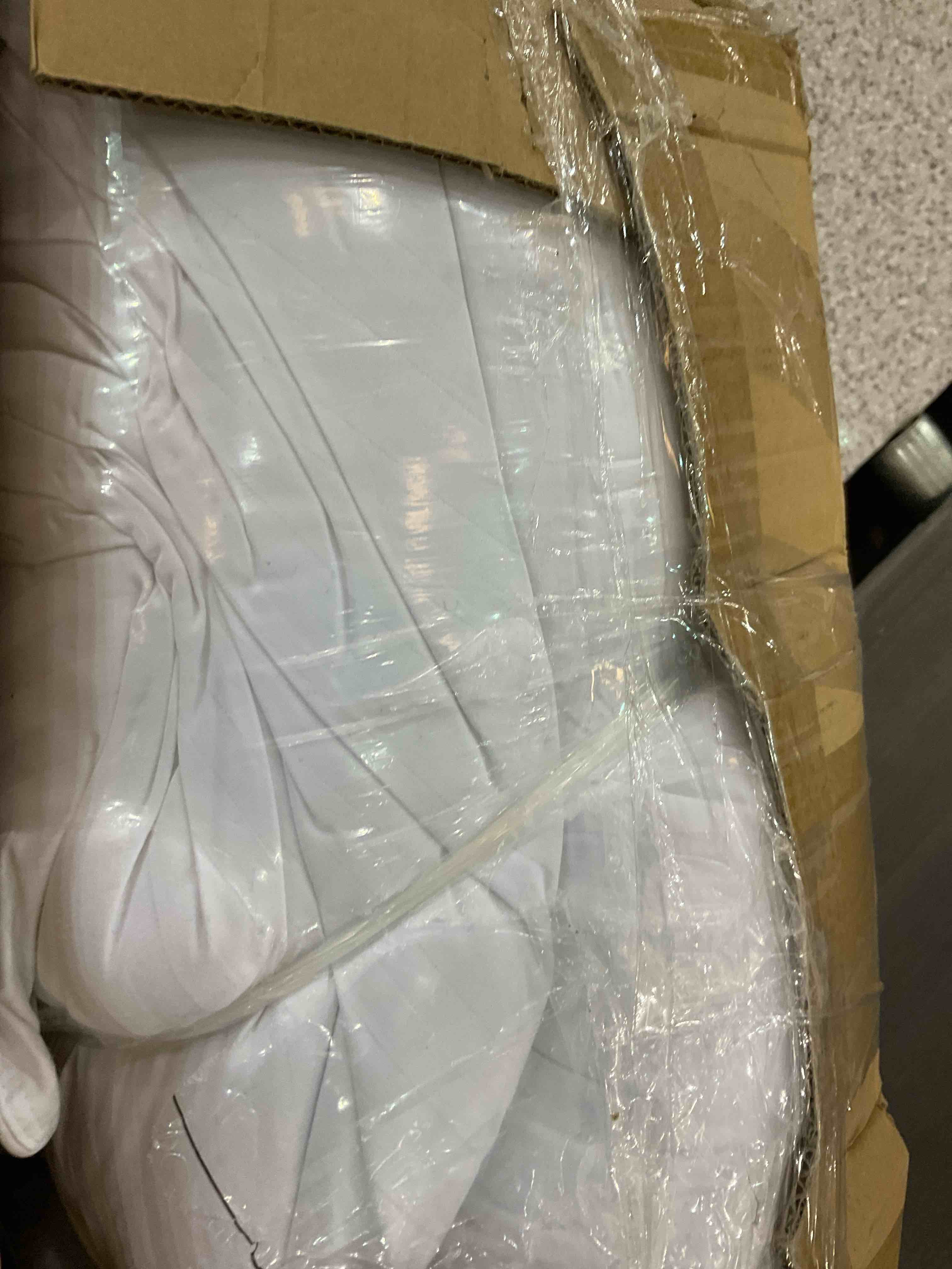 https://s3.amazonaws.com/lotting-images-prod/BargainHunt/EXS00445382_1710254017783.jpeg