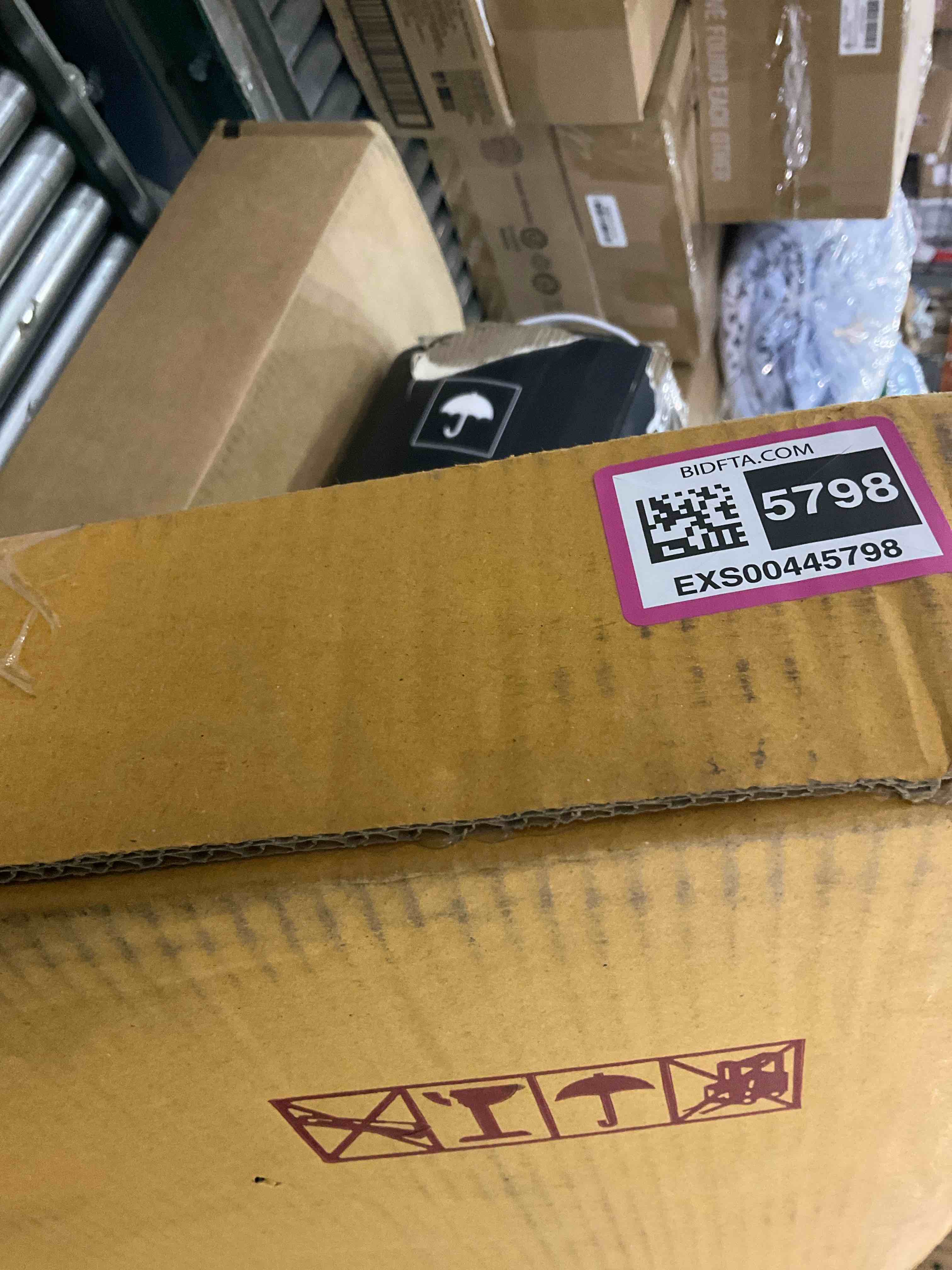 https://s3.amazonaws.com/lotting-images-prod/BargainHunt/EXS00445798_1709729878909.jpeg