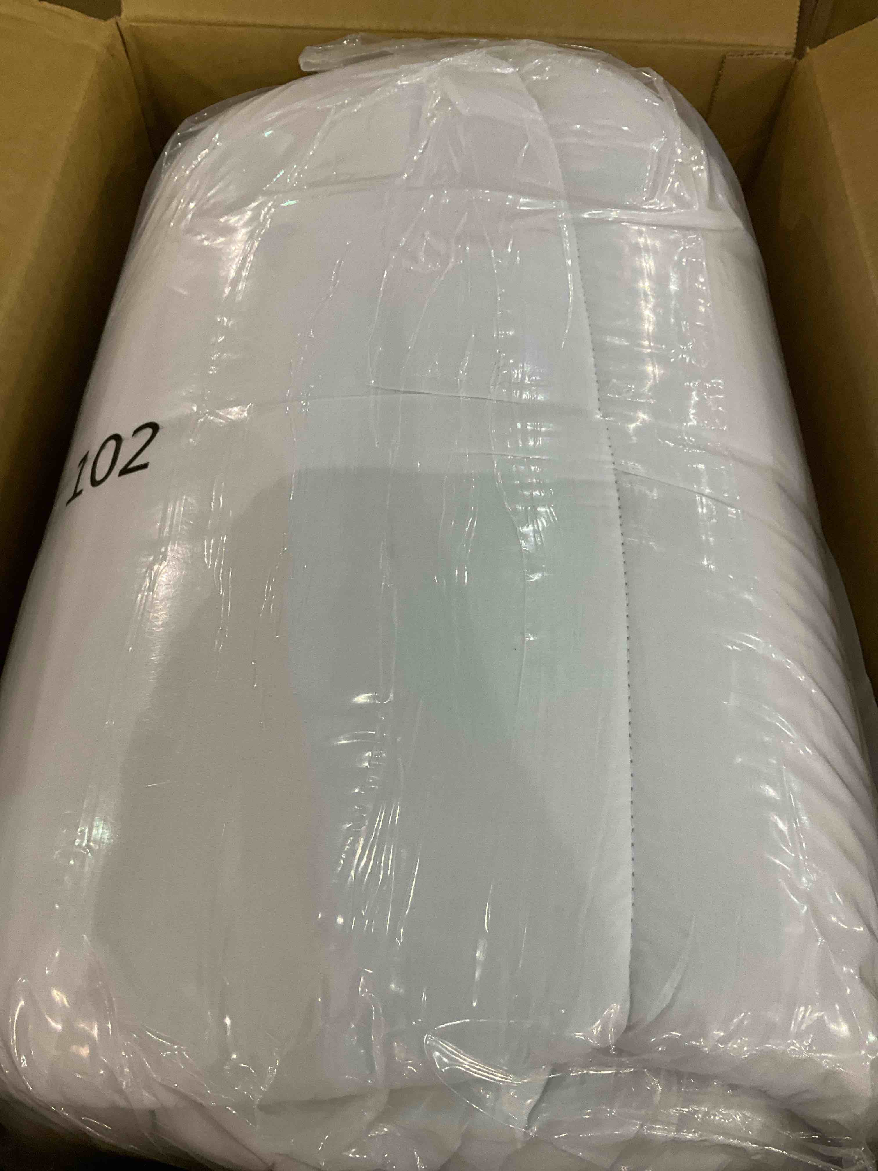 https://s3.amazonaws.com/lotting-images-prod/BargainHunt/EXS00446216_1708691734977.jpeg