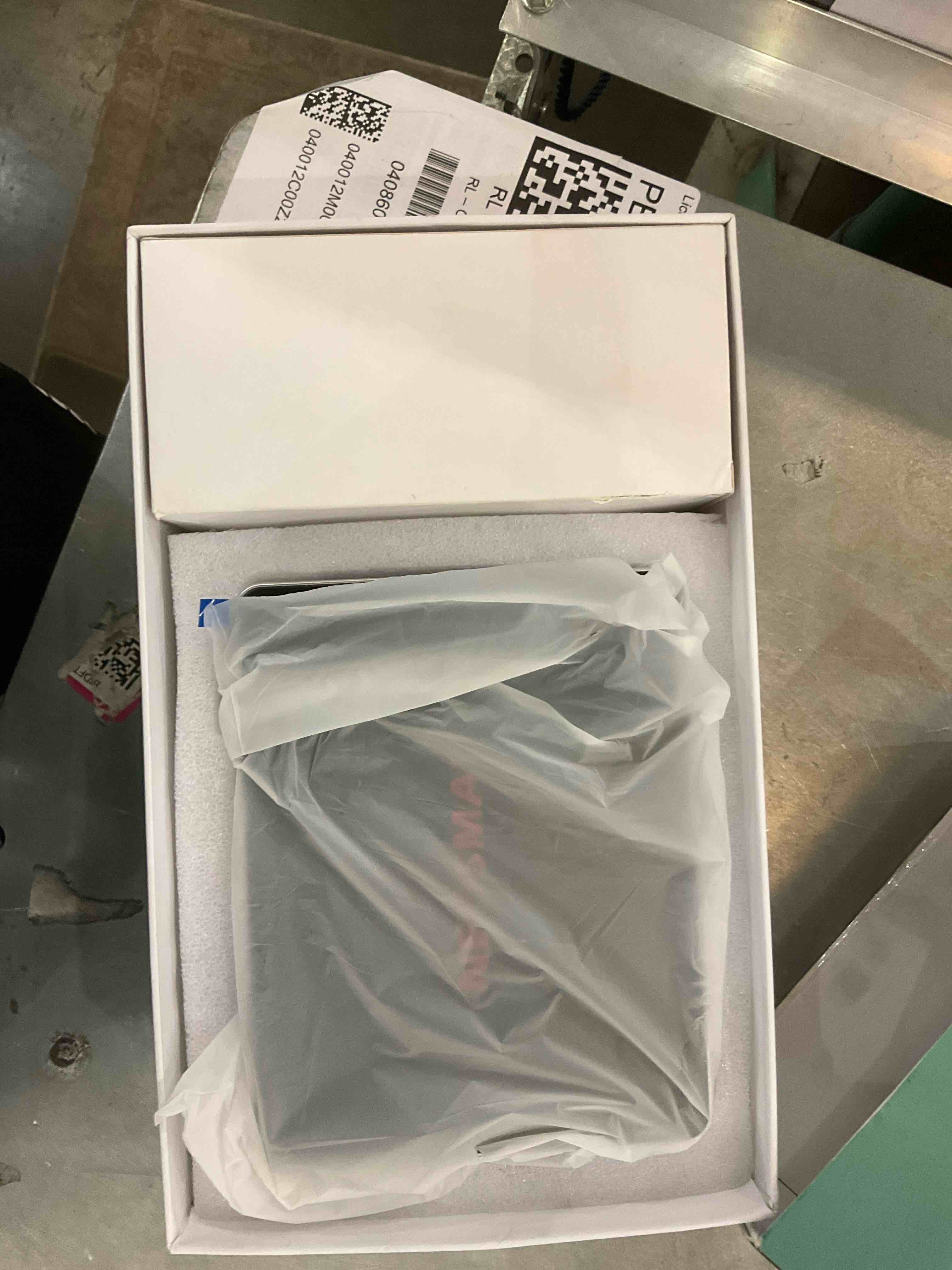 https://s3.amazonaws.com/lotting-images-prod/BargainHunt/EXS00446283_1708704927501.jpeg