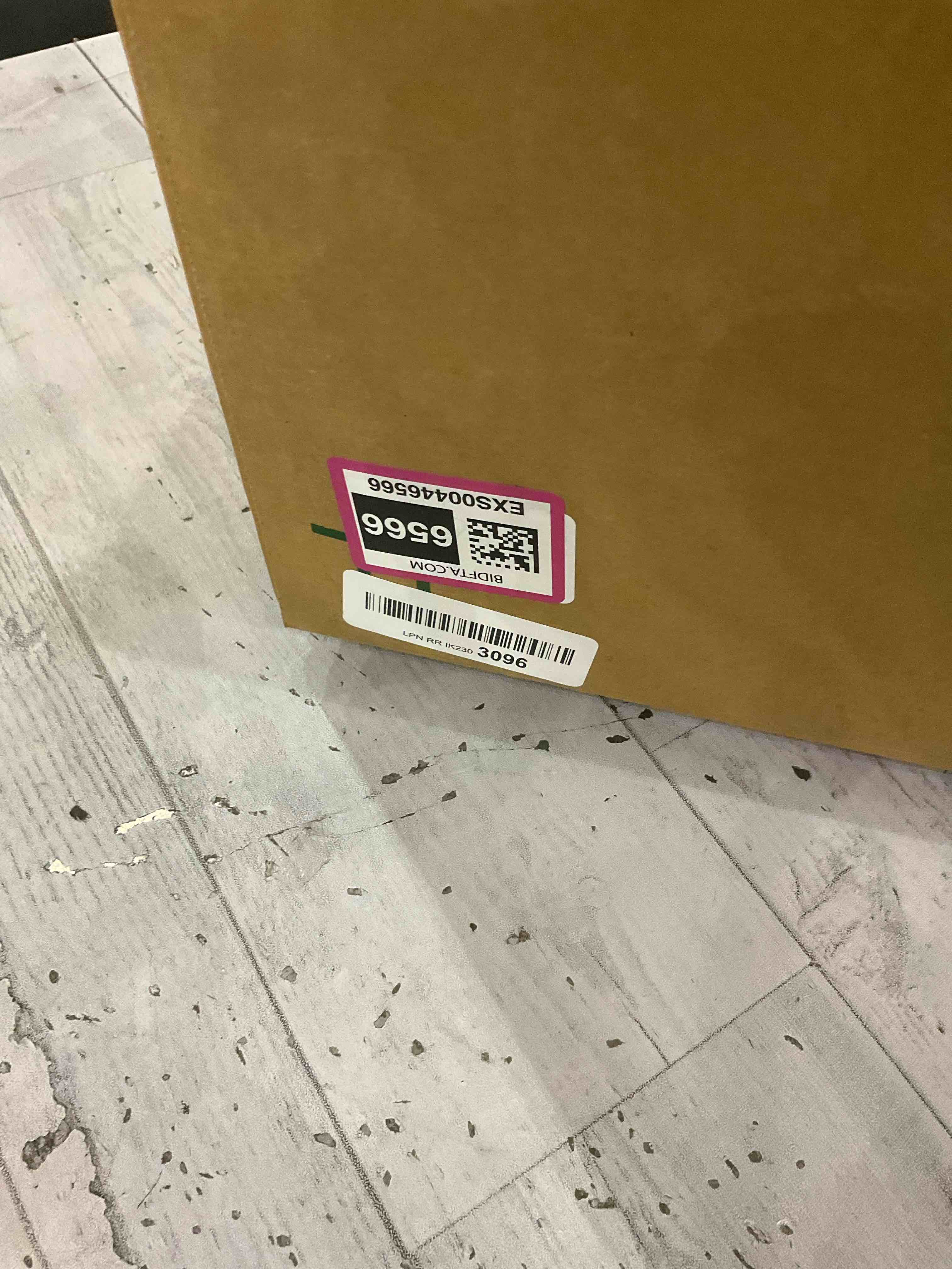 https://s3.amazonaws.com/lotting-images-prod/BargainHunt/EXS00446566_1709727891693.jpeg