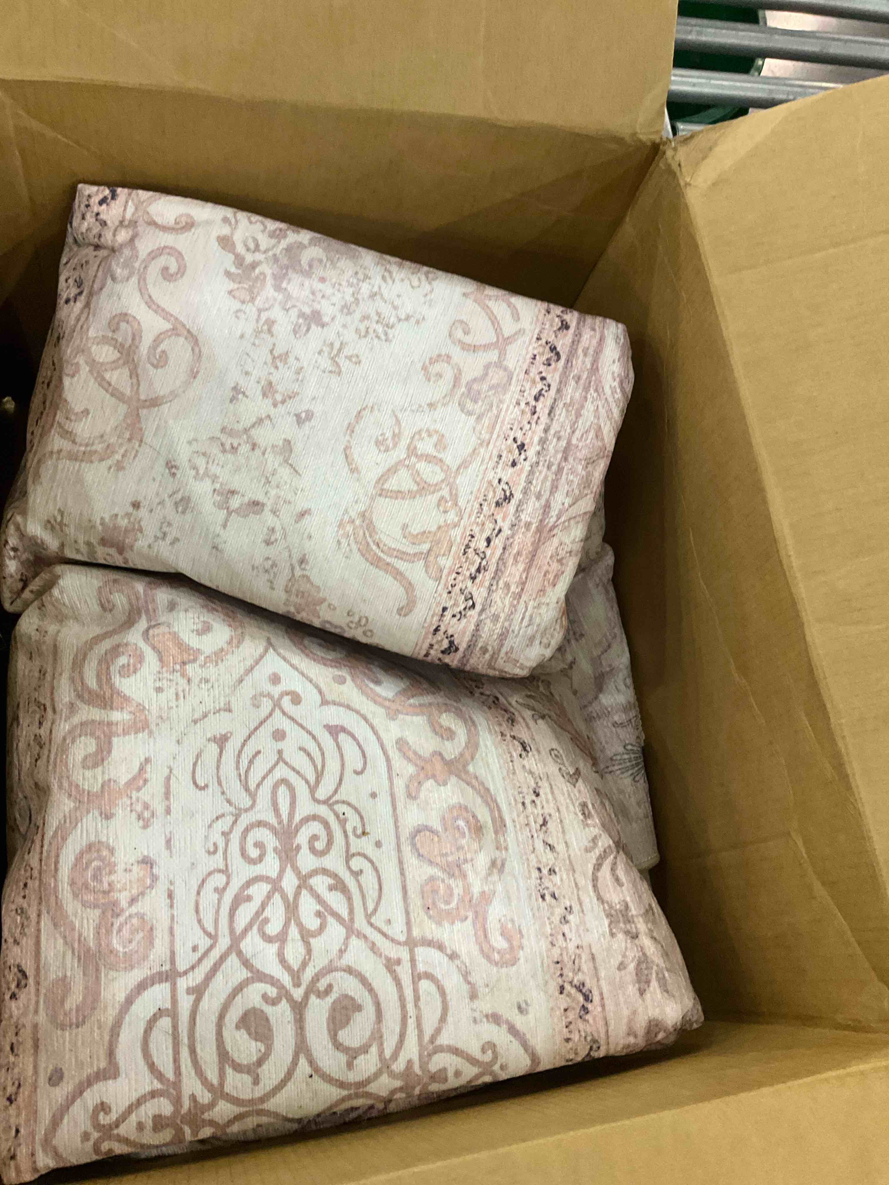 https://s3.amazonaws.com/lotting-images-prod/BargainHunt/EXS00446743_1710159289092.jpeg