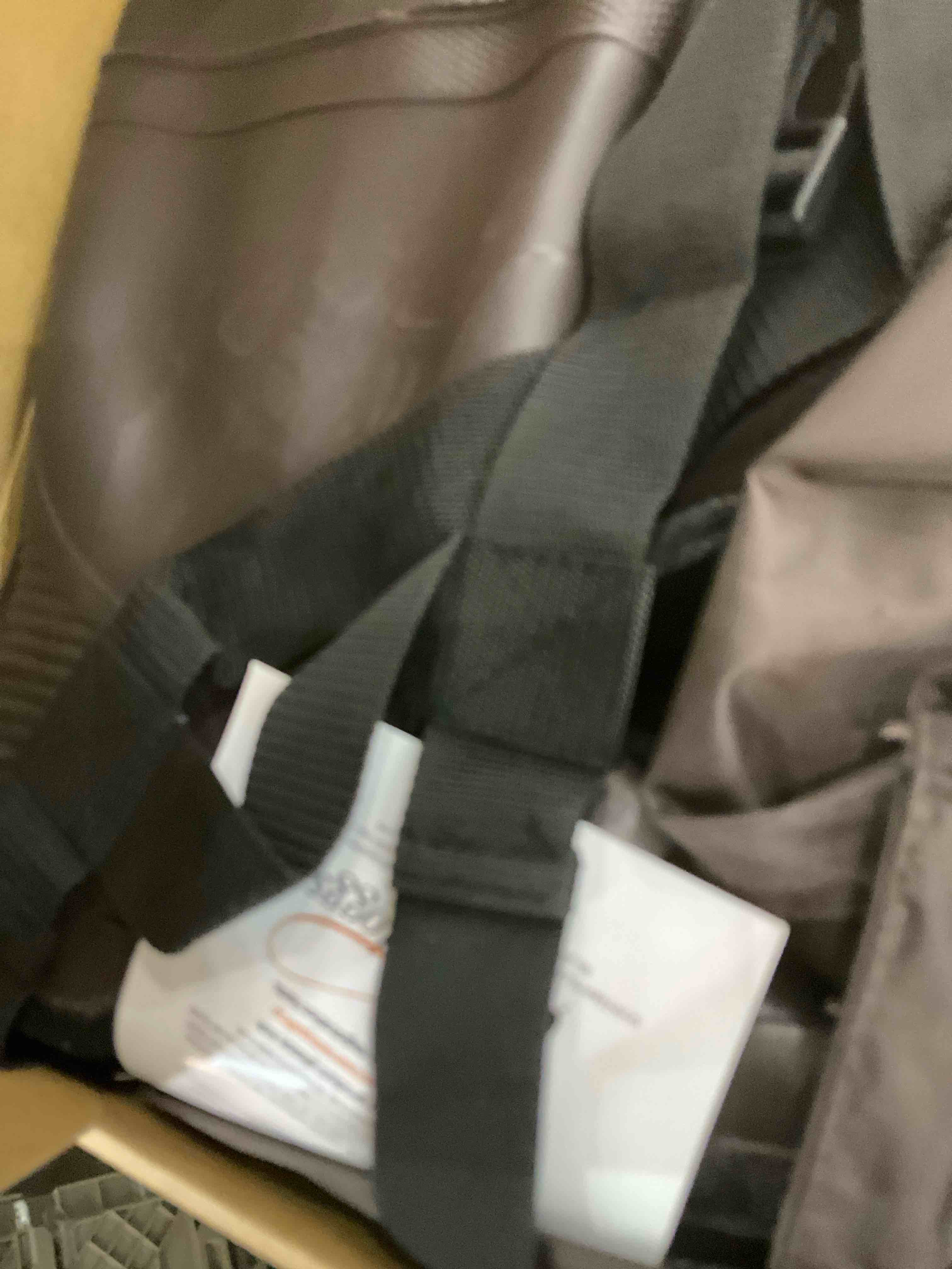 https://s3.amazonaws.com/lotting-images-prod/BargainHunt/EXS00447085_1709826605429.jpeg