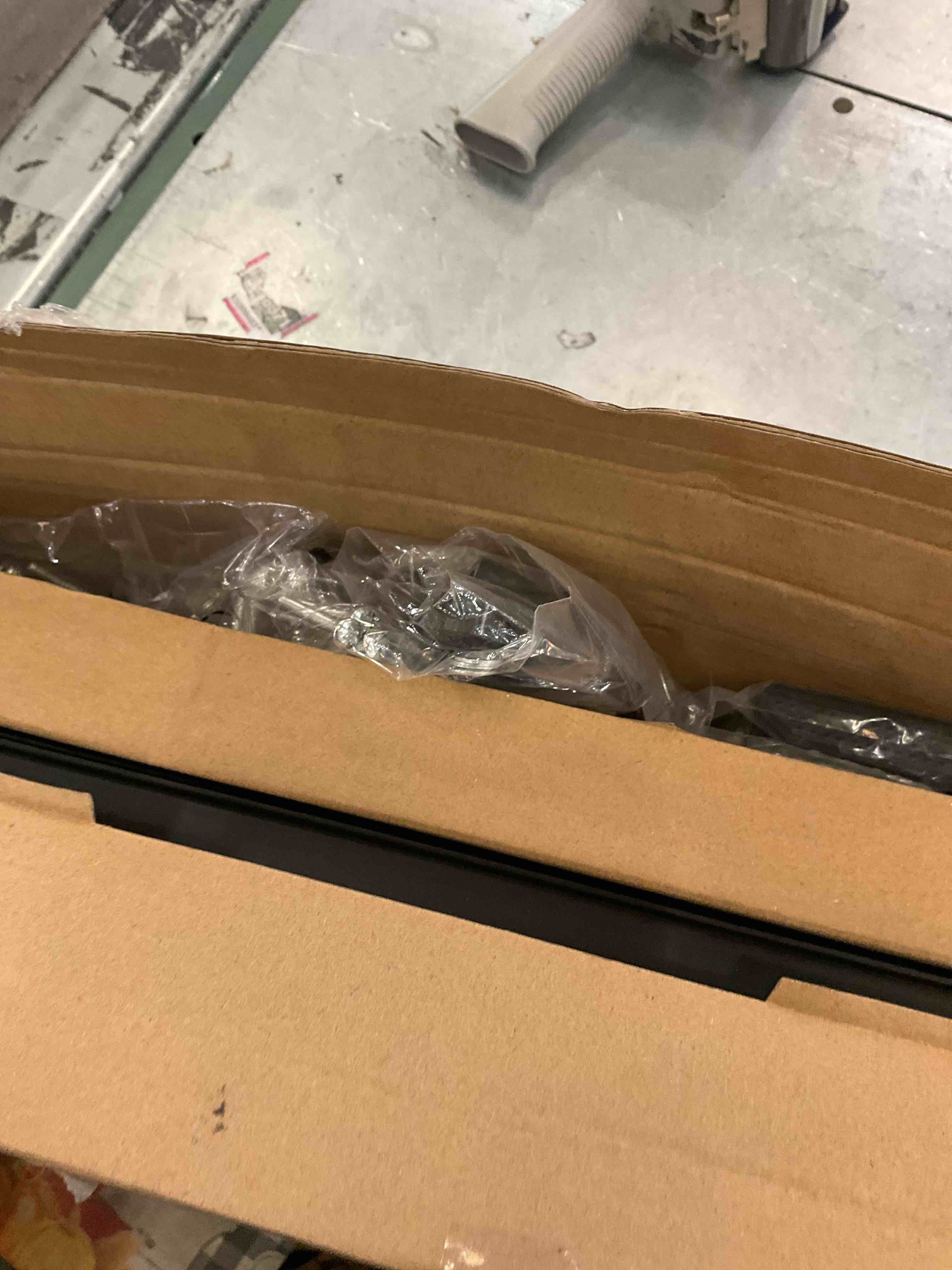 https://s3.amazonaws.com/lotting-images-prod/BargainHunt/EXS00447240_1710175390745.jpeg