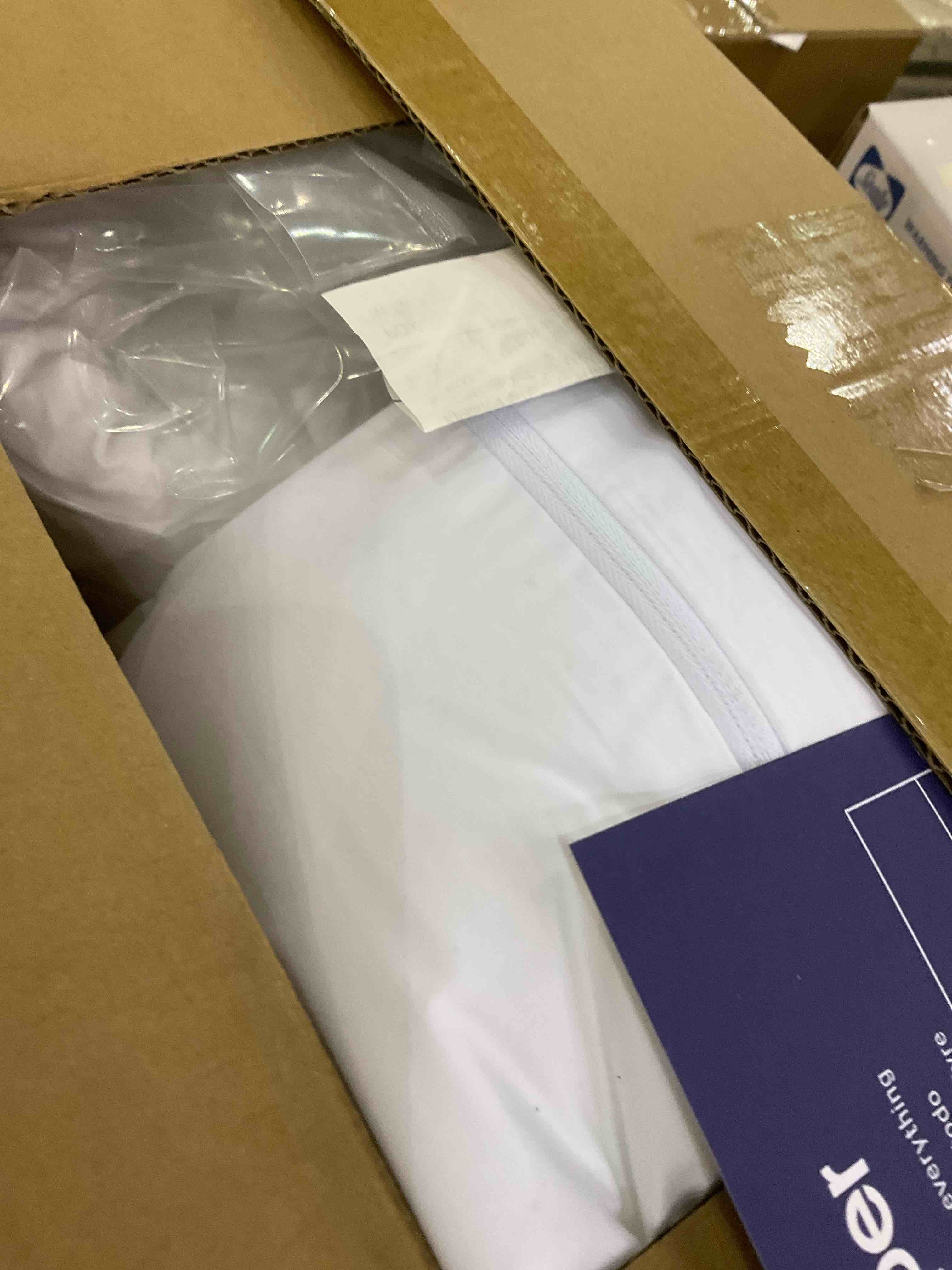 https://s3.amazonaws.com/lotting-images-prod/BargainHunt/EXS00447295_1710244800185.jpeg