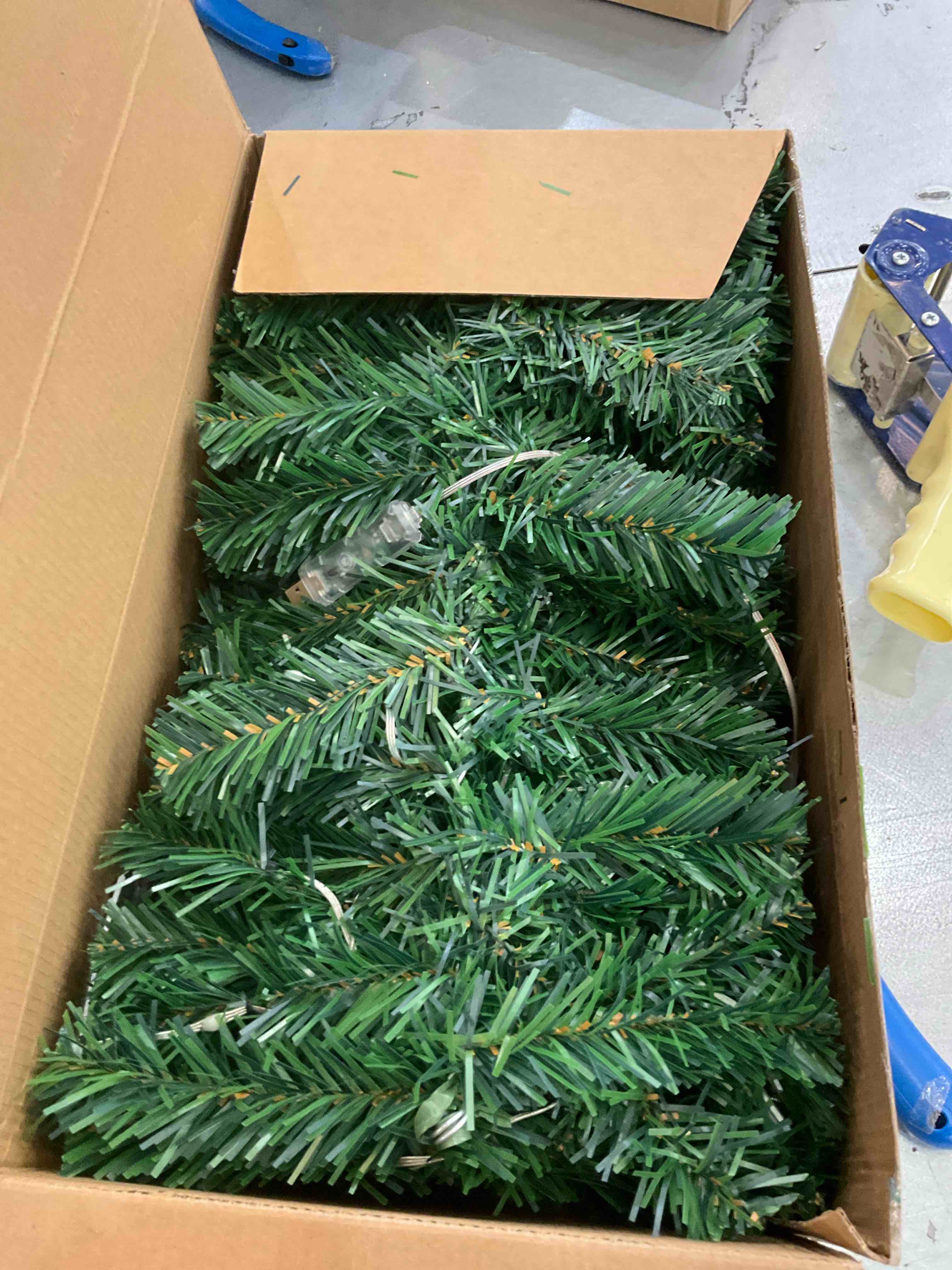 https://s3.amazonaws.com/lotting-images-prod/BargainHunt/EXS00447346_1710266122398.jpeg