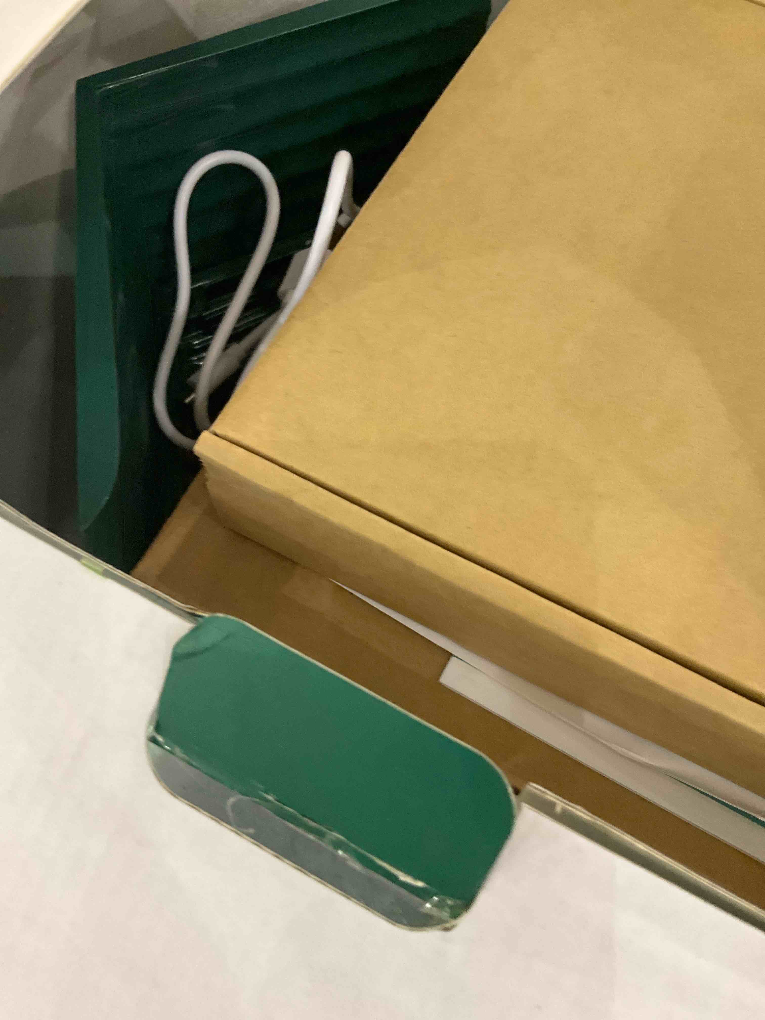 https://s3.amazonaws.com/lotting-images-prod/BargainHunt/EXS00447570_1709837643308.jpeg