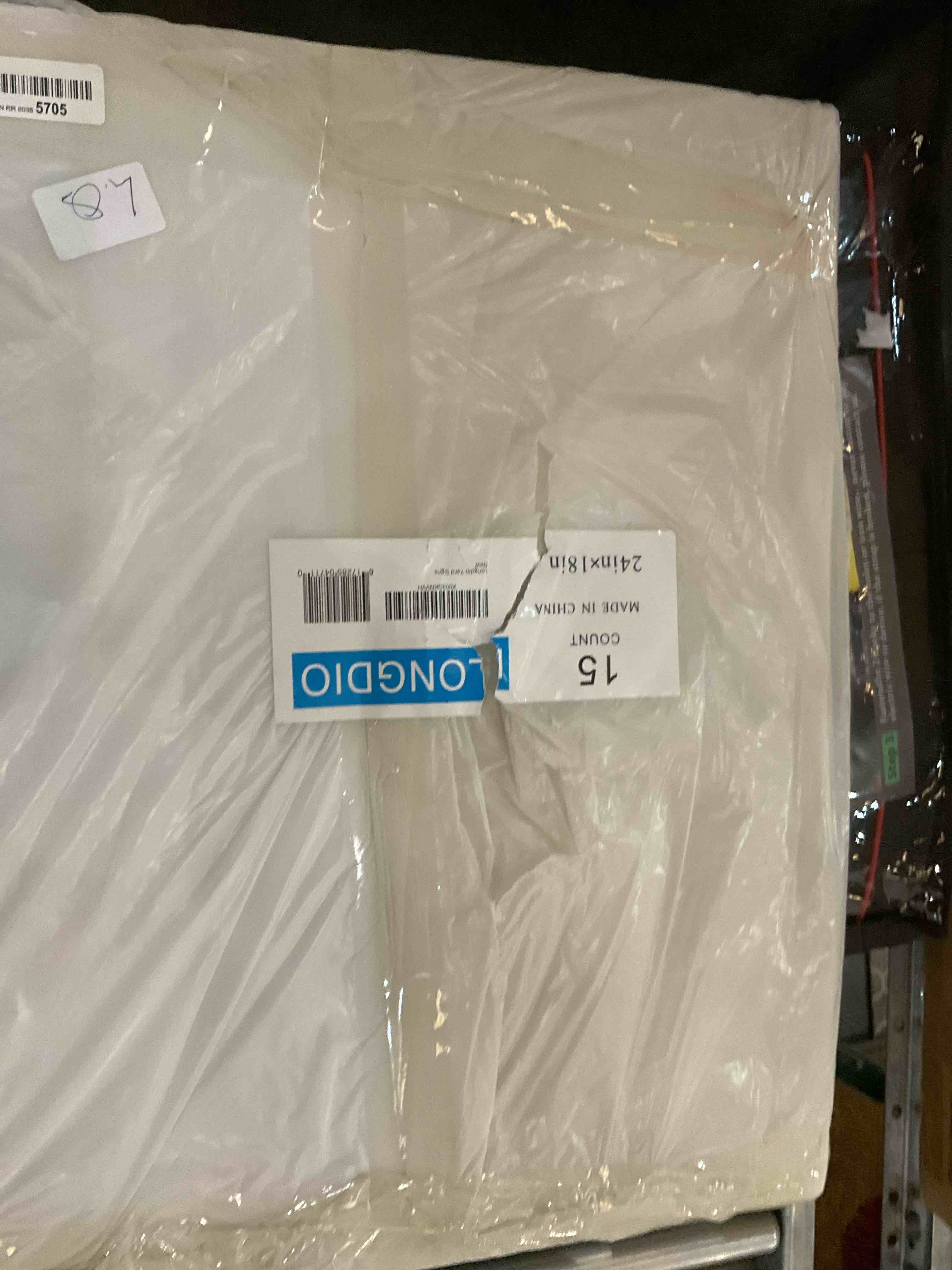https://s3.amazonaws.com/lotting-images-prod/BargainHunt/EXS00447961_1710255119308.jpeg